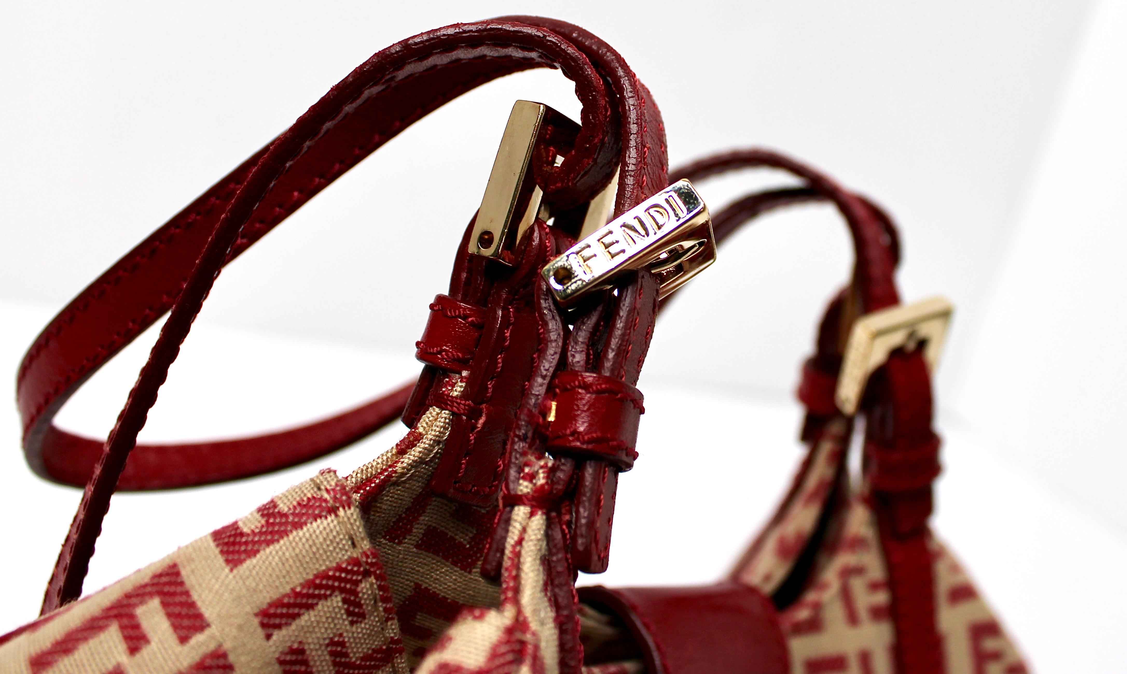 Fendi Sac à bandoulière en toile rouge Zucchino circa Y2K en vente 1