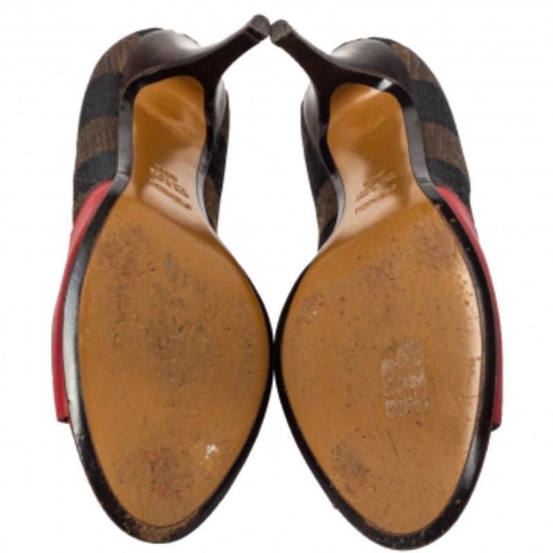 Fendi Red Leather And Brown Pequin Canvas Peep Toe Pumps Size 39.5 For Sale 3
