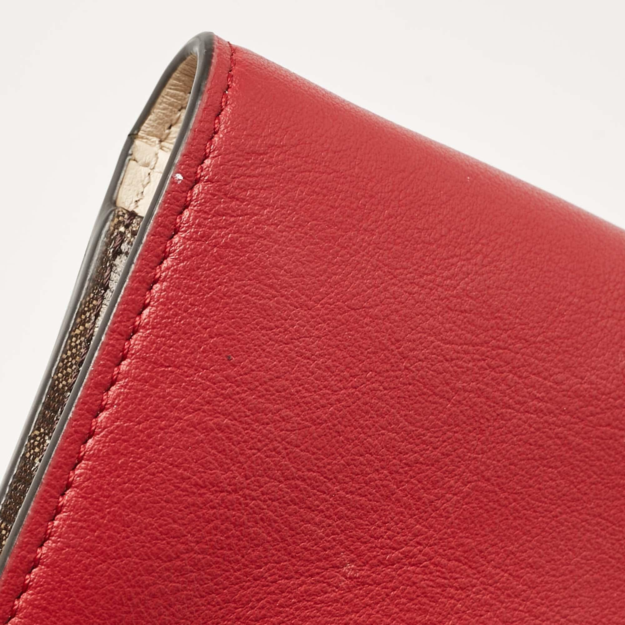 Fendi Pochette à chaîne Peekaboo en cuir rouge 2