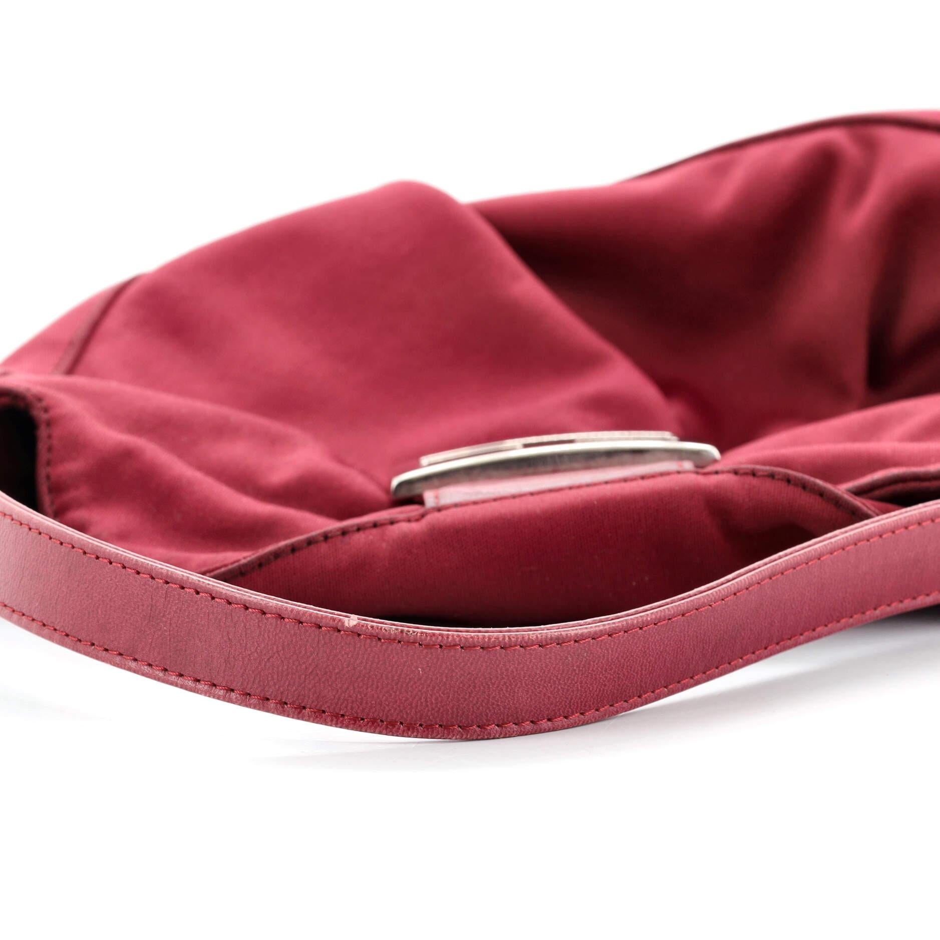 Tasche aus rotem Neopren mit doppelter Klappe von Fendi Medium Damen im Angebot