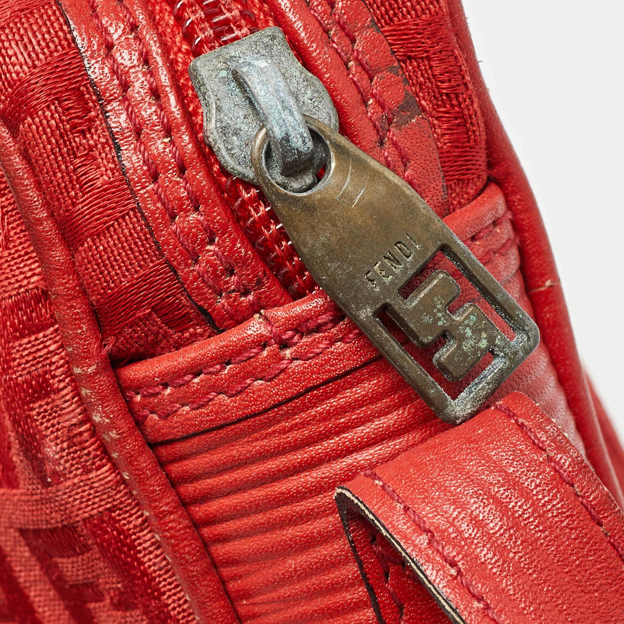 Bolso cruzado de lona y piel Zucchino rojo de Fendi en venta 3