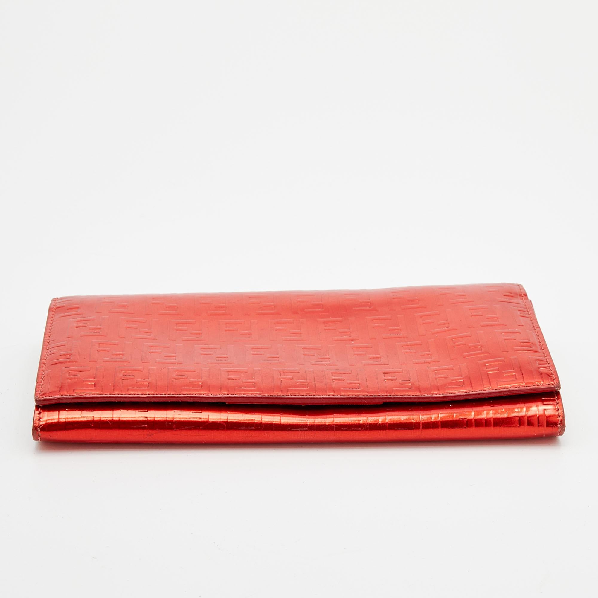 Fendi Red Zucchino Patent Leather Flap Wallet For Sale 3