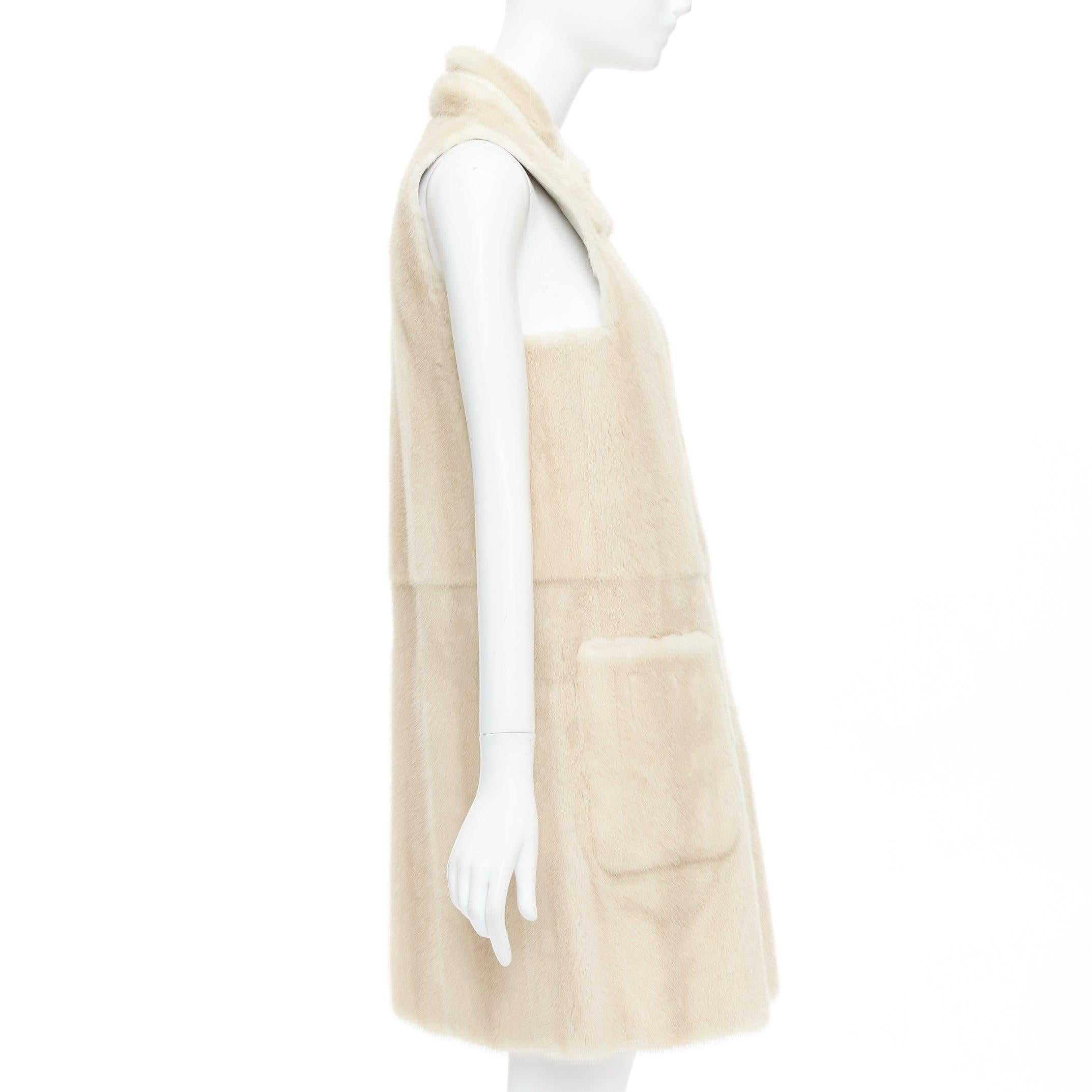 Donna Fendi Gilet reversibile in pelliccia beige champagne oro pelle metallizzata IT36 XXS in vendita