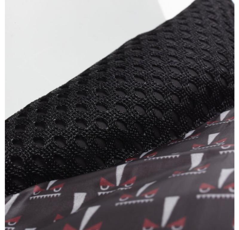 Fendi Giacca reversibile Monster Bug Eye nera in nylon con piuma d'oca EU50 L. in vendita 4