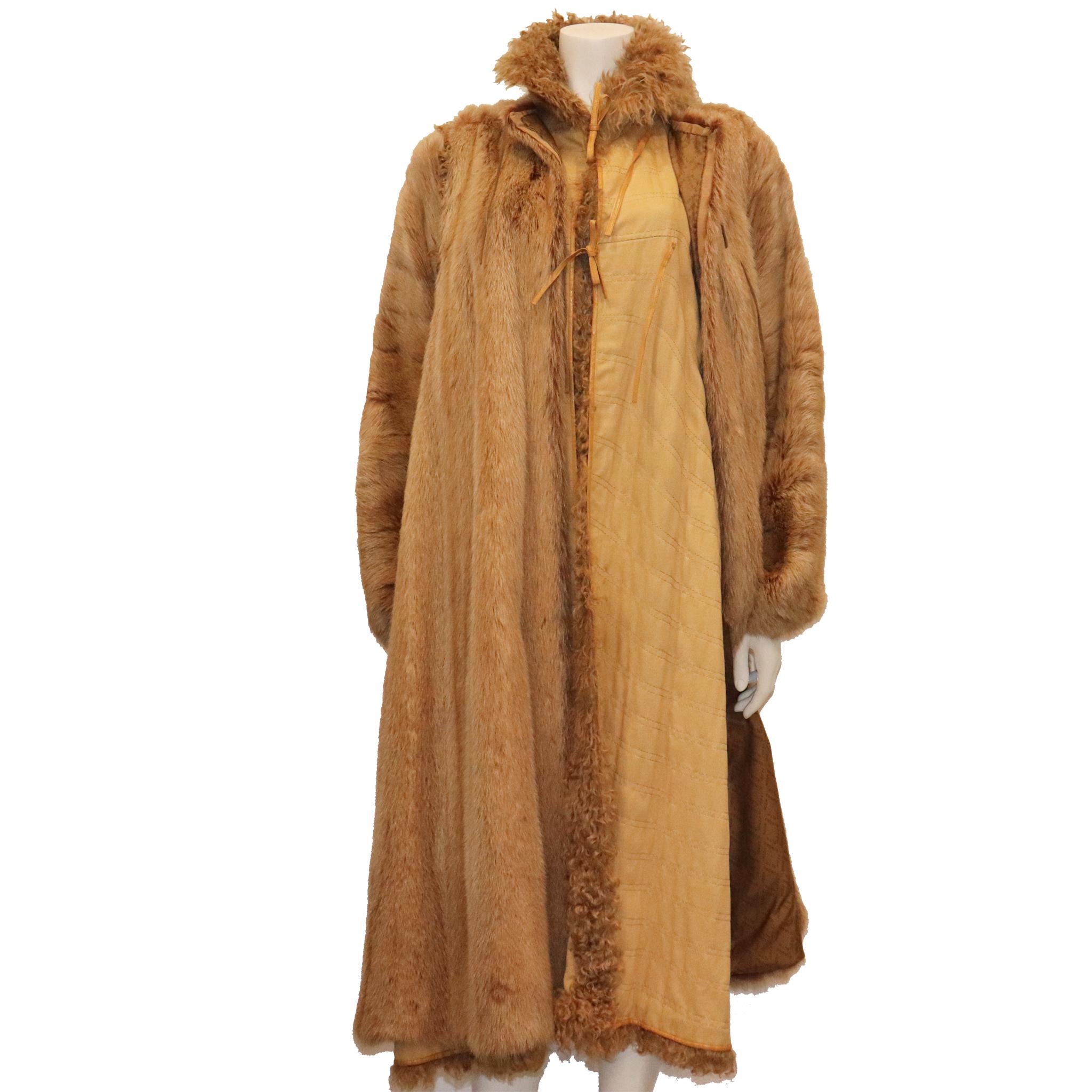 Fendi Reversible Two Piece Marmot and curly Lamb Coat For Sale 2