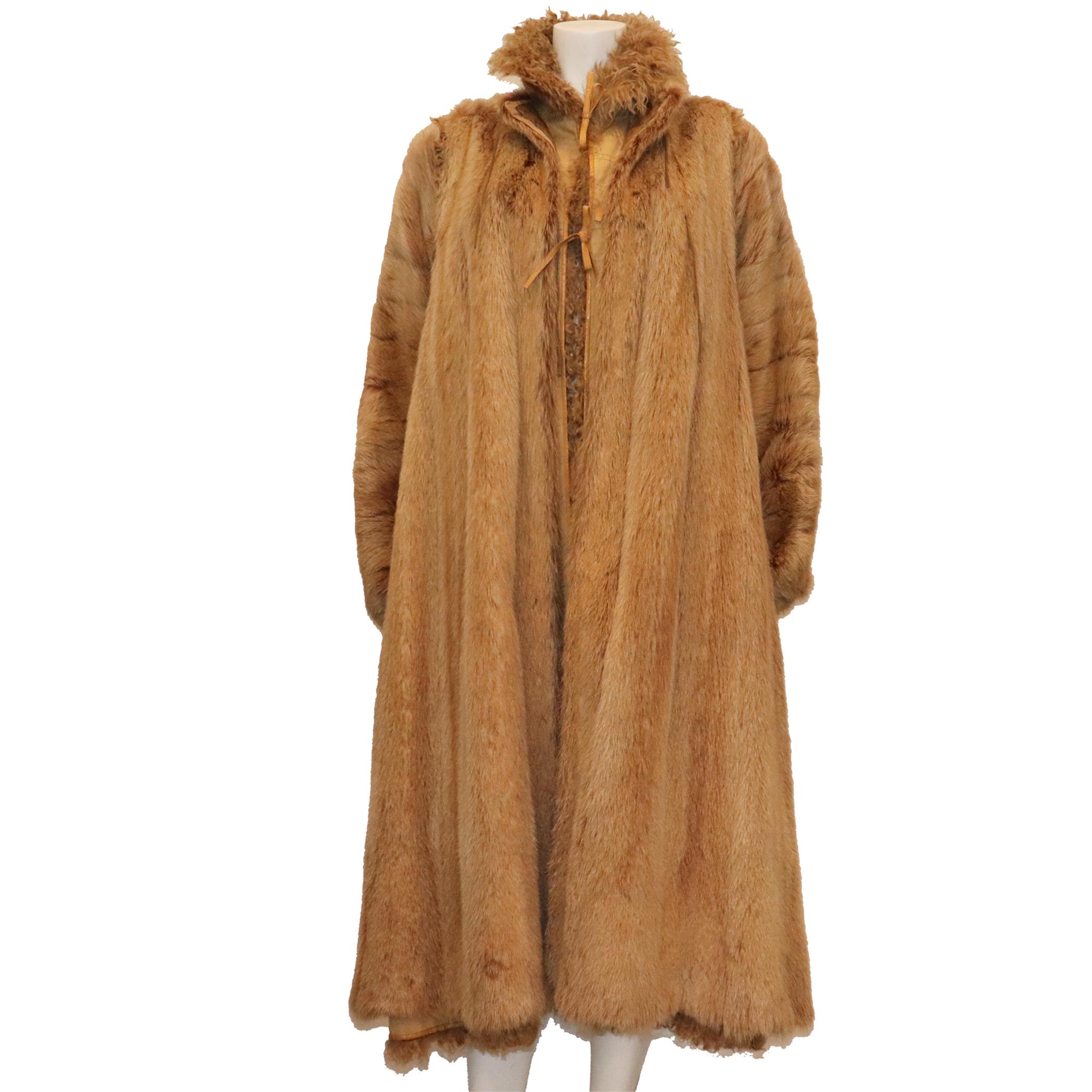 Fendi Reversible Two Piece Marmot and curly Lamb Coat For Sale 1