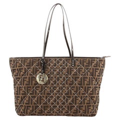 Fendi Roll Tragetasche aus gestepptem Zucca Canvas groß