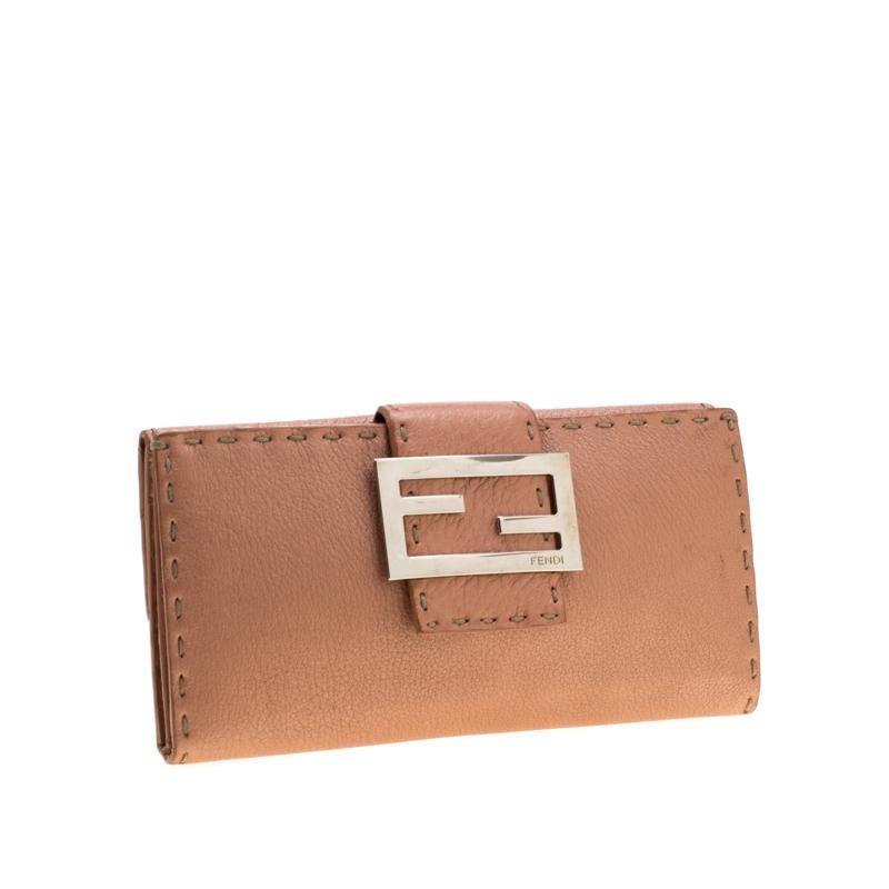 Fendi Selleria Brieftasche aus Roségold und Metallic-Leder (Braun) im Angebot