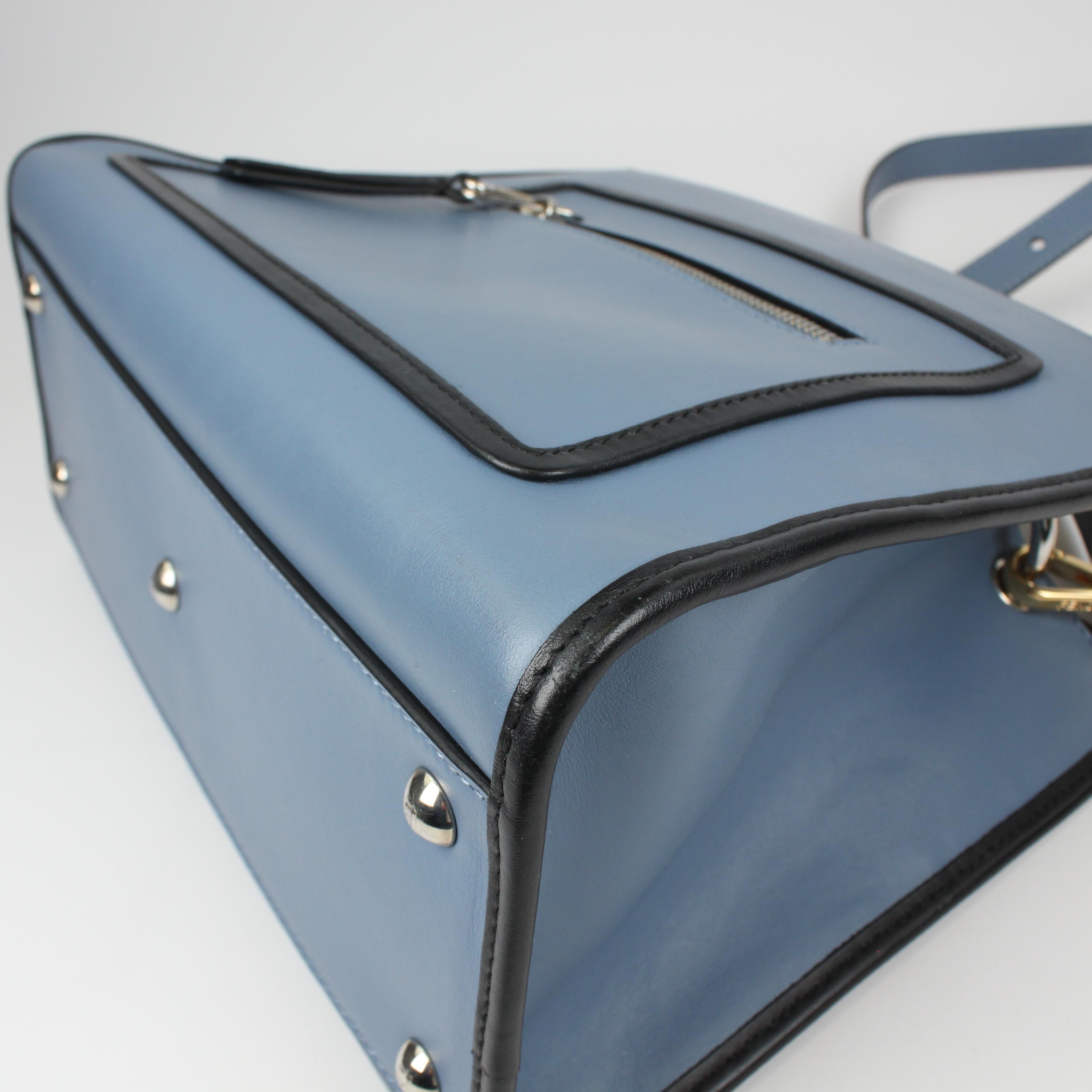 Fendi Runaway Handbag in Leather 13