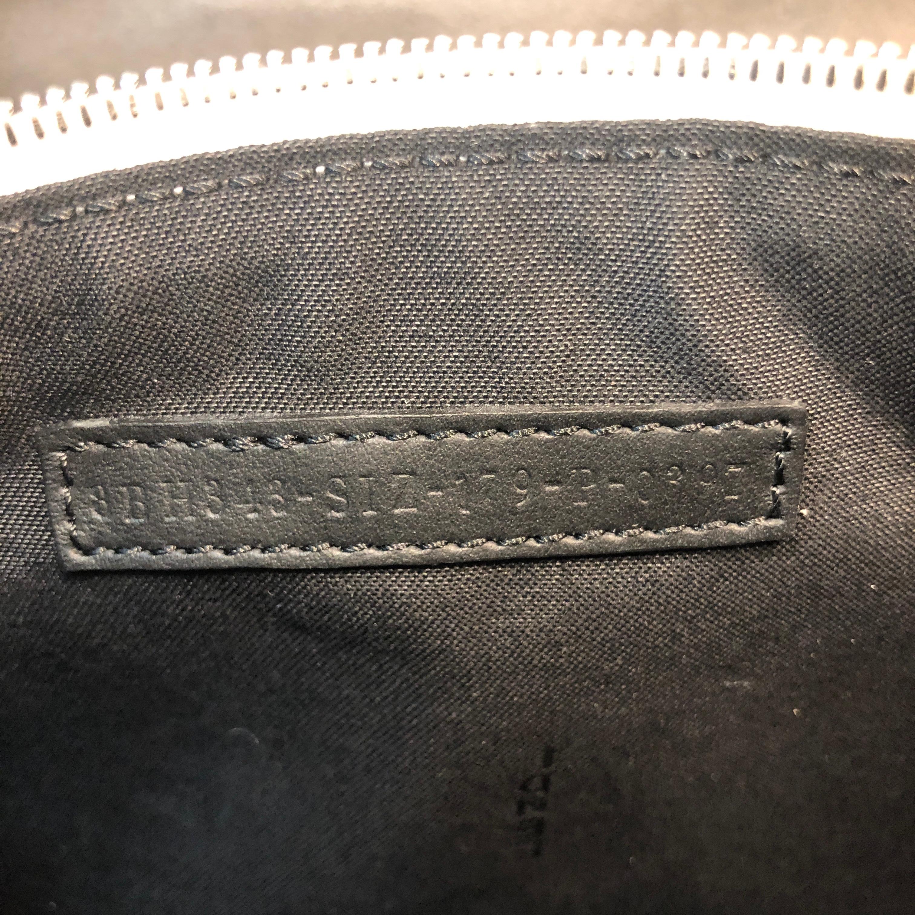 Fendi Runaway Handbag Leather Regular 5