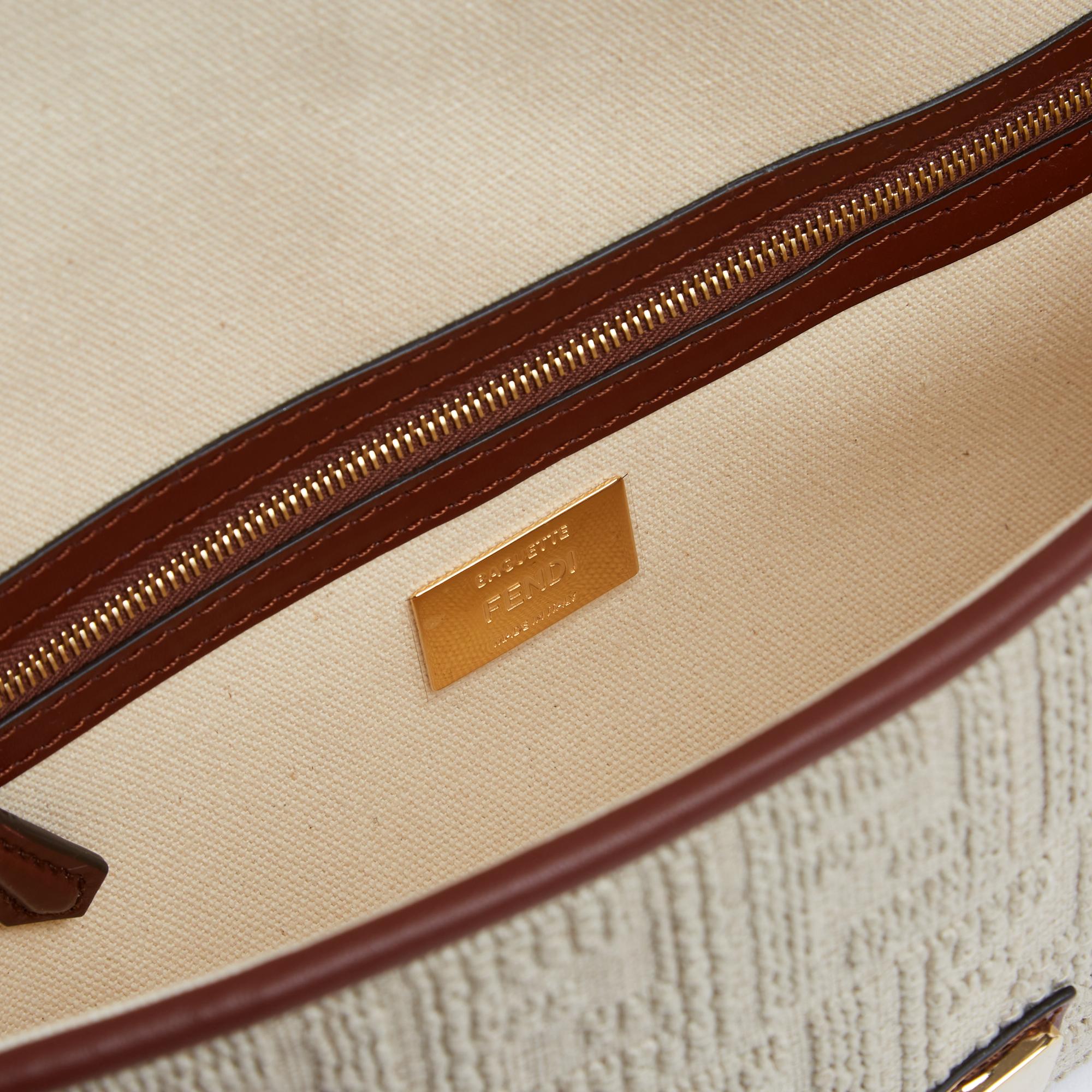 Fendi Sac Baguette Medium Canvas and Leather Shoulder Bag with 2 straps New For Sale 3
