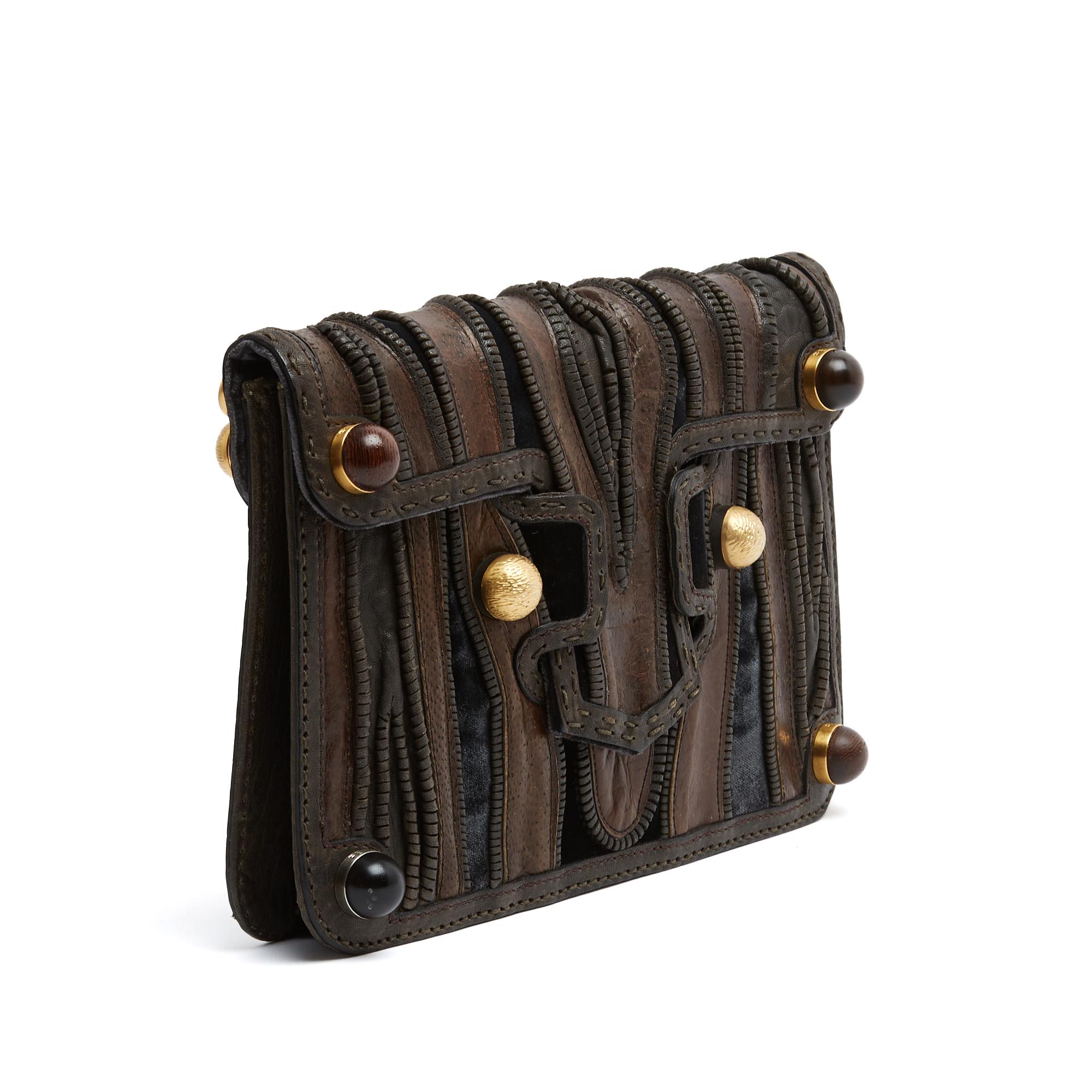 Fendi Sac Pochette Black Brown Shaman Inspired Leather Velvet Clutch Shoulder Ba In Excellent Condition For Sale In PARIS, FR