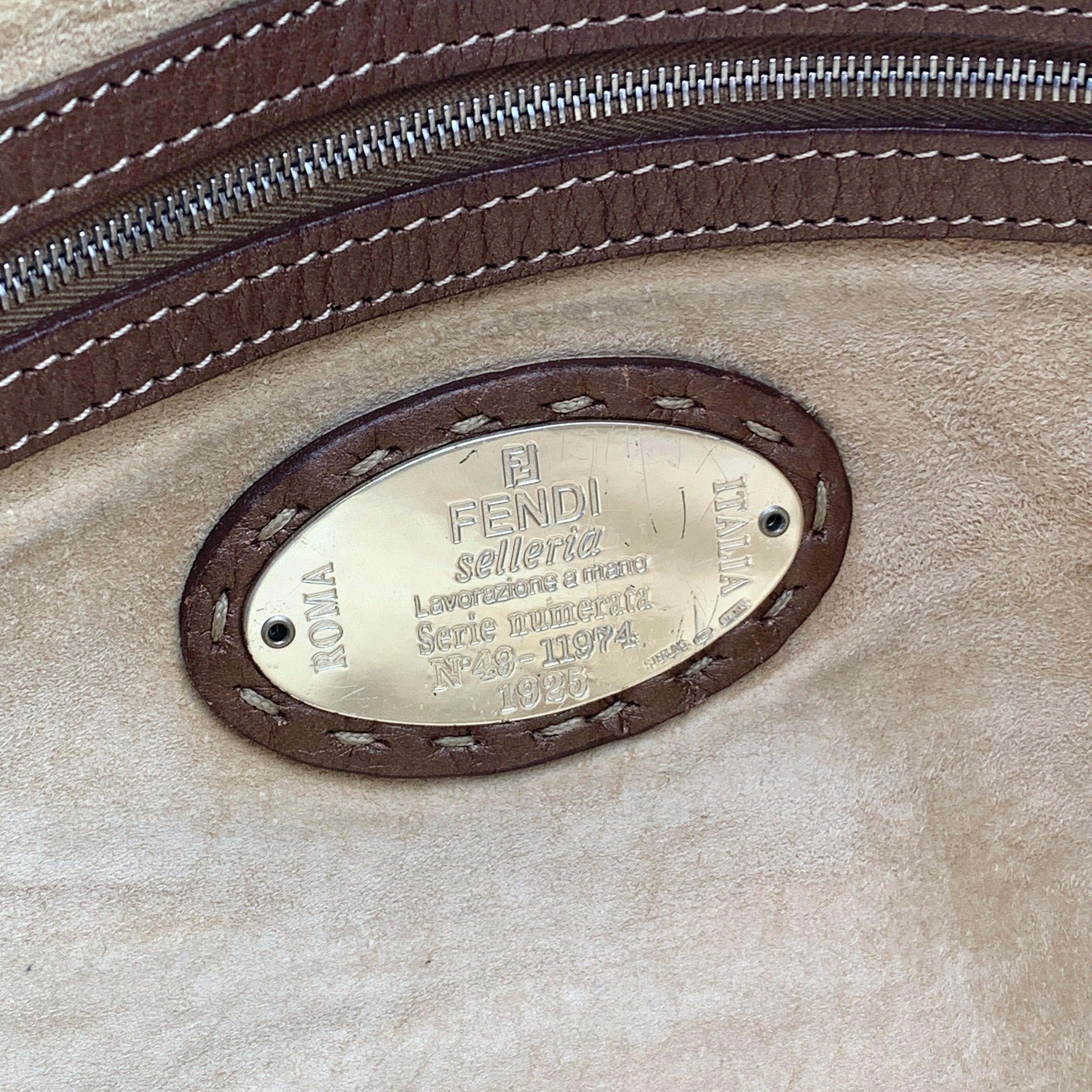 Fendi Selleria Marrone Metallic Leather Large Satchel Handbag Duffle in vendita 2