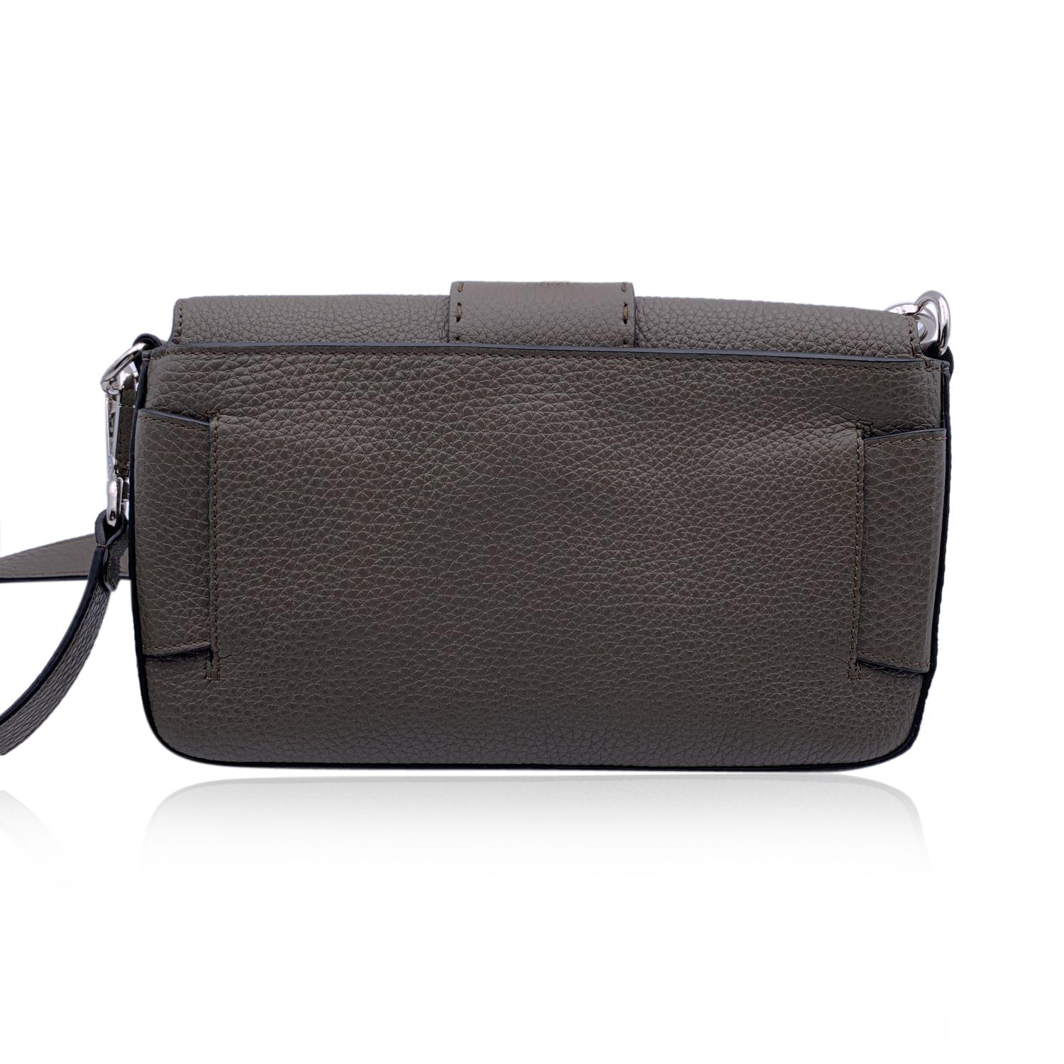 Fendi Selleria Military Green Leder Baguette Umhängetasche (Schwarz)