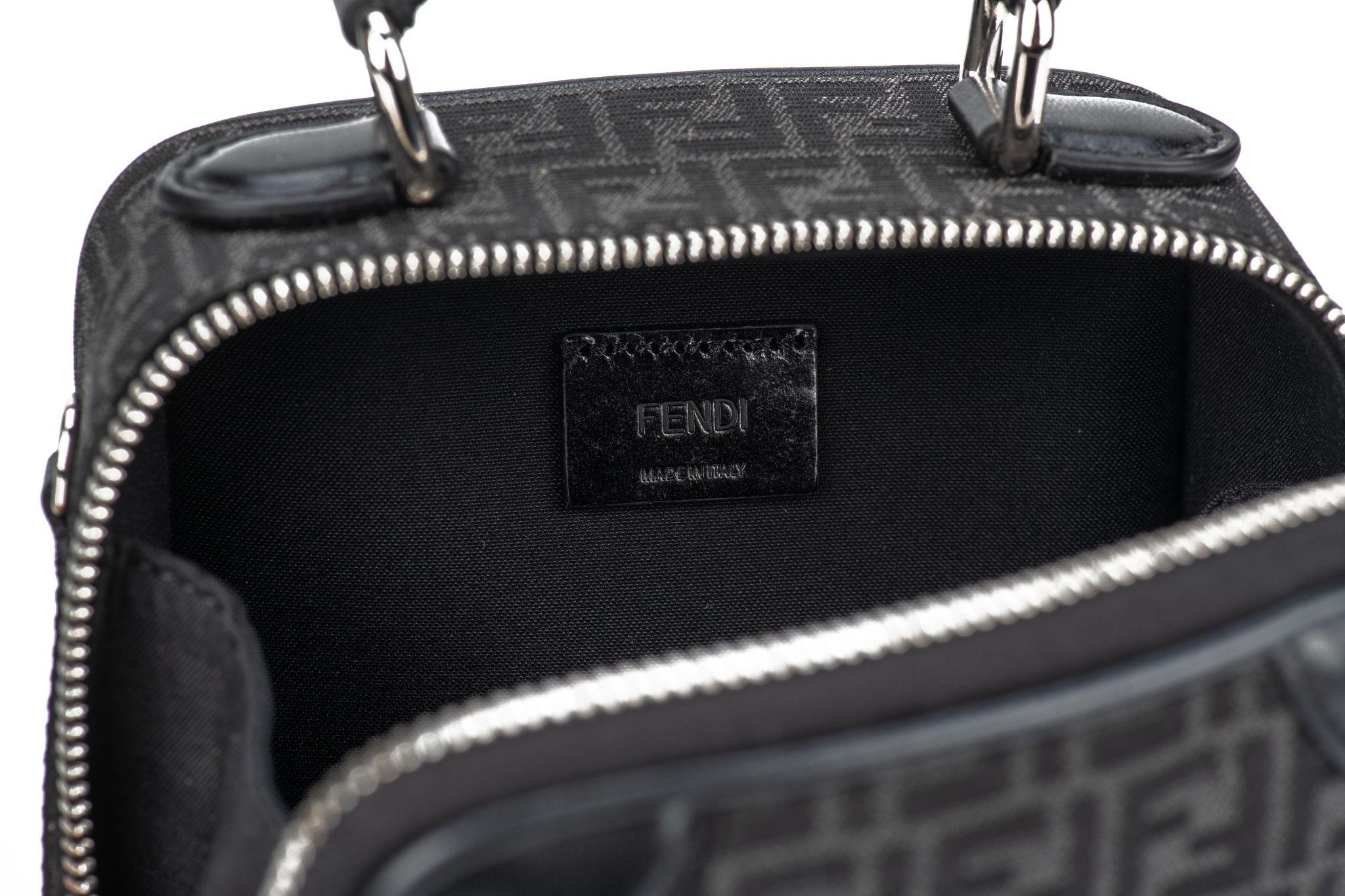 Fendi Shoulder Travel Bag with FF Logo In New Condition For Sale In West Hollywood, CA