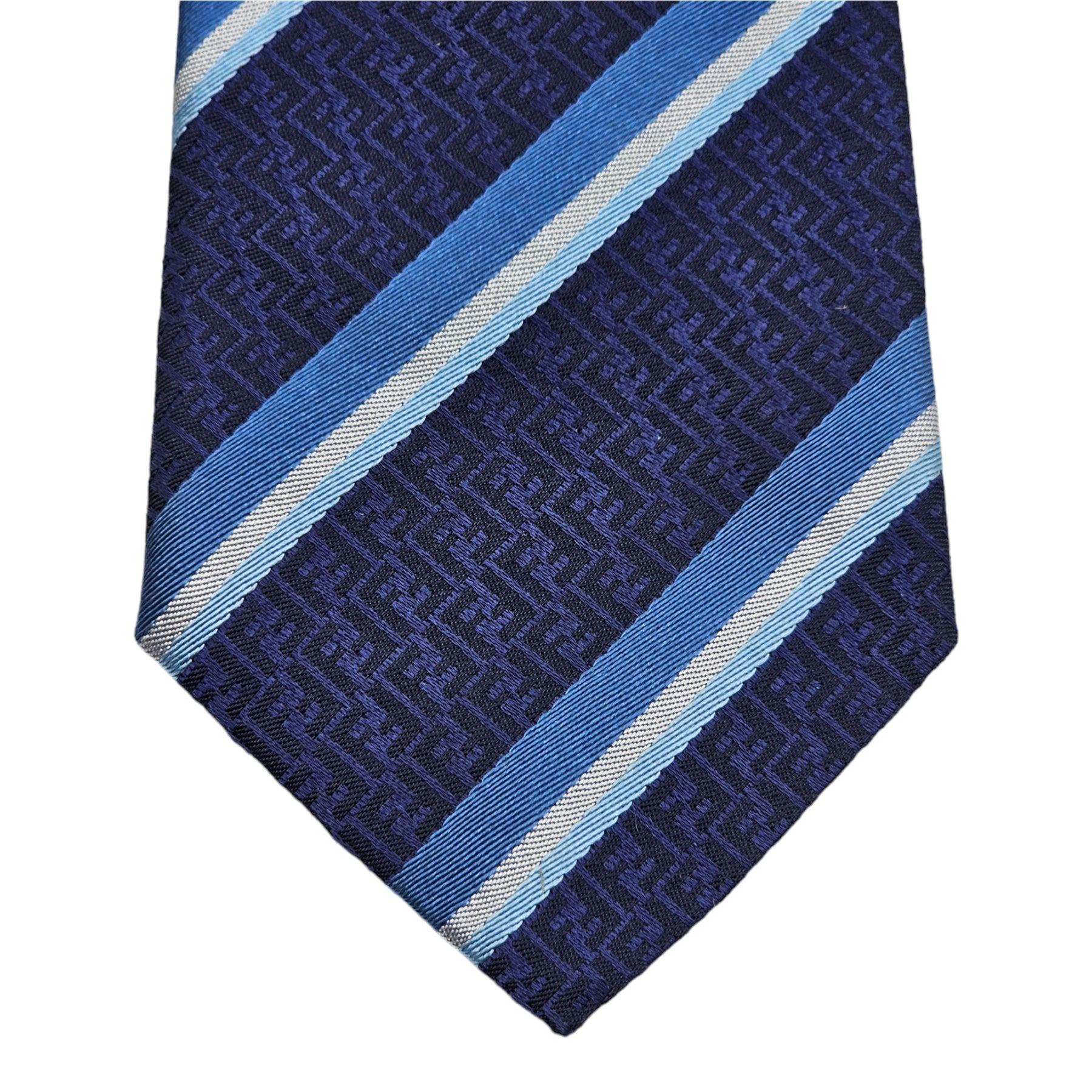 Fendi Silk Logo Skinny Necktie Tie in Blue White

Additional information:
Material: 100% Silk 
Color: Blue
Size: OS
Country: Italy
Dimension: Width 2.5 inch
Condition: Brand new