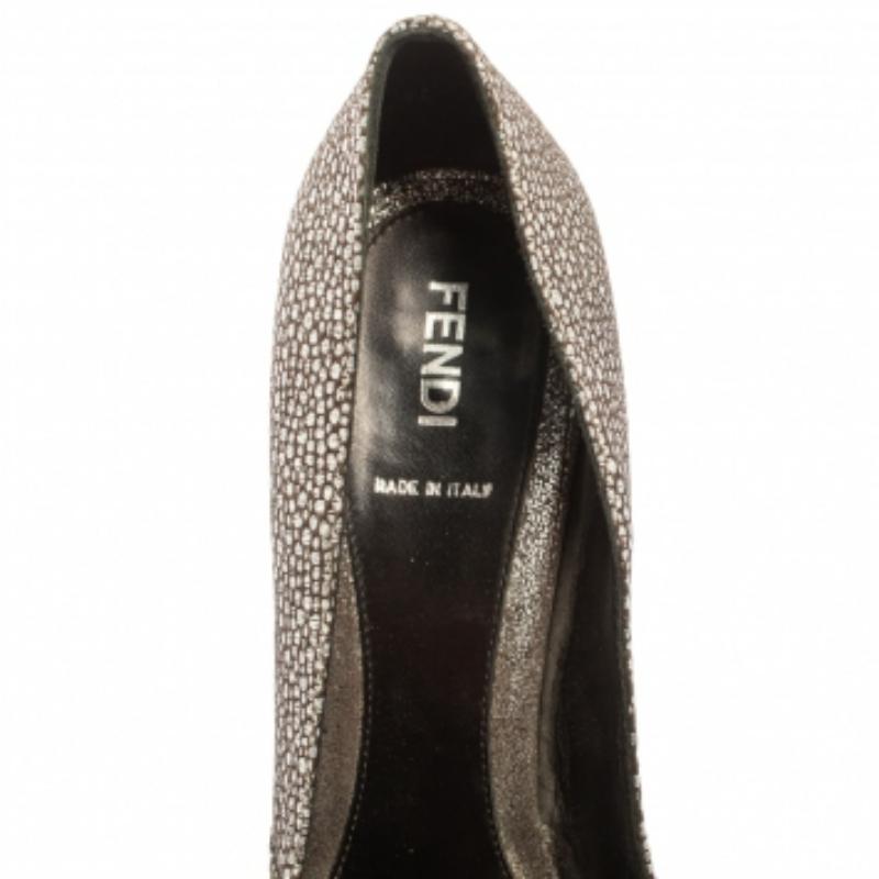 Fendi Silver Brocade Fabric and Leather Deco Bow Peep Toe Platform Pumps Size 38 For Sale 2