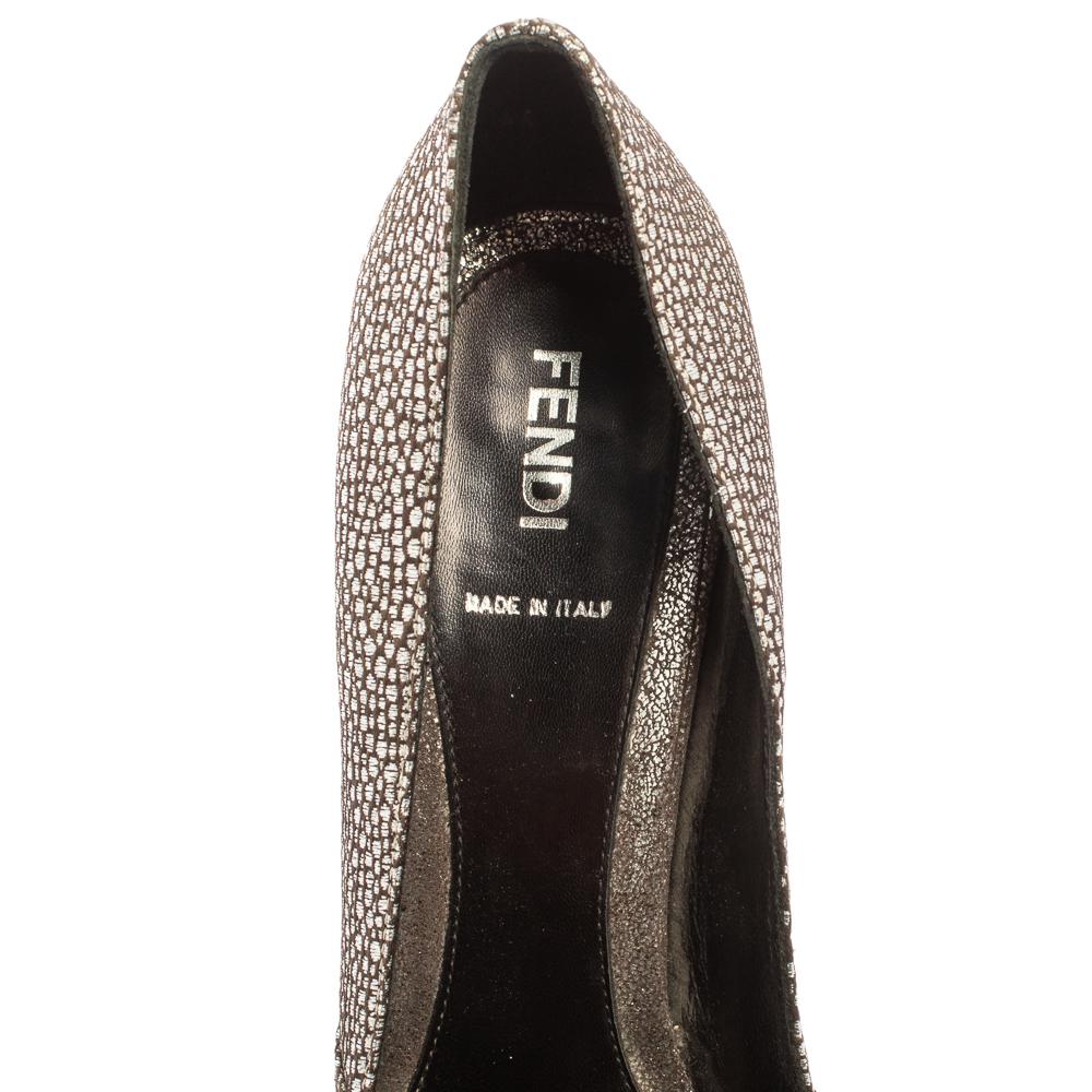 Women's Fendi Silver Brocade Fabric and Textured Leather Deco Bow Platform Pump Size 38 For Sale