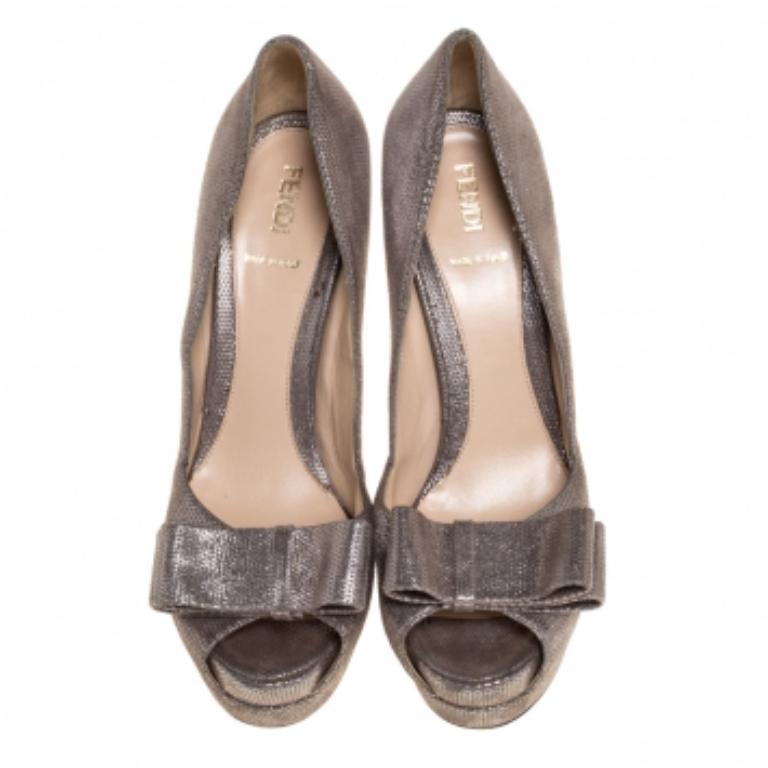 Women's Fendi Silver/Grey Textured Suede Leather Deco Bow Platform Pumps Size 38.5 For Sale
