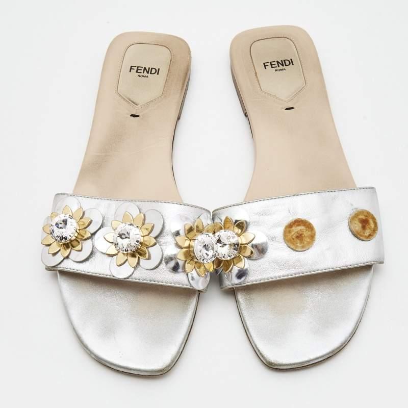 Beige Fendi Silver Leather Flowerland Flat Slides Size 40.5 For Sale