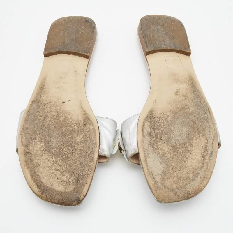 Fendi Silver Leather Flowerland Flat Slides Size 40.5 For Sale 1