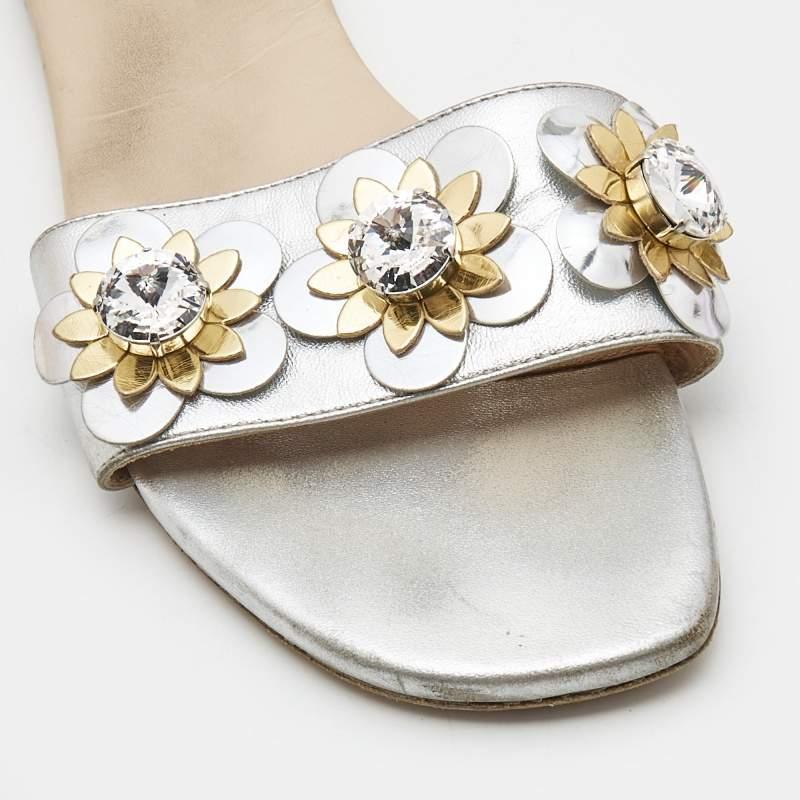 Fendi Silver Leather Flowerland Flat Slides Size 40.5 For Sale 3