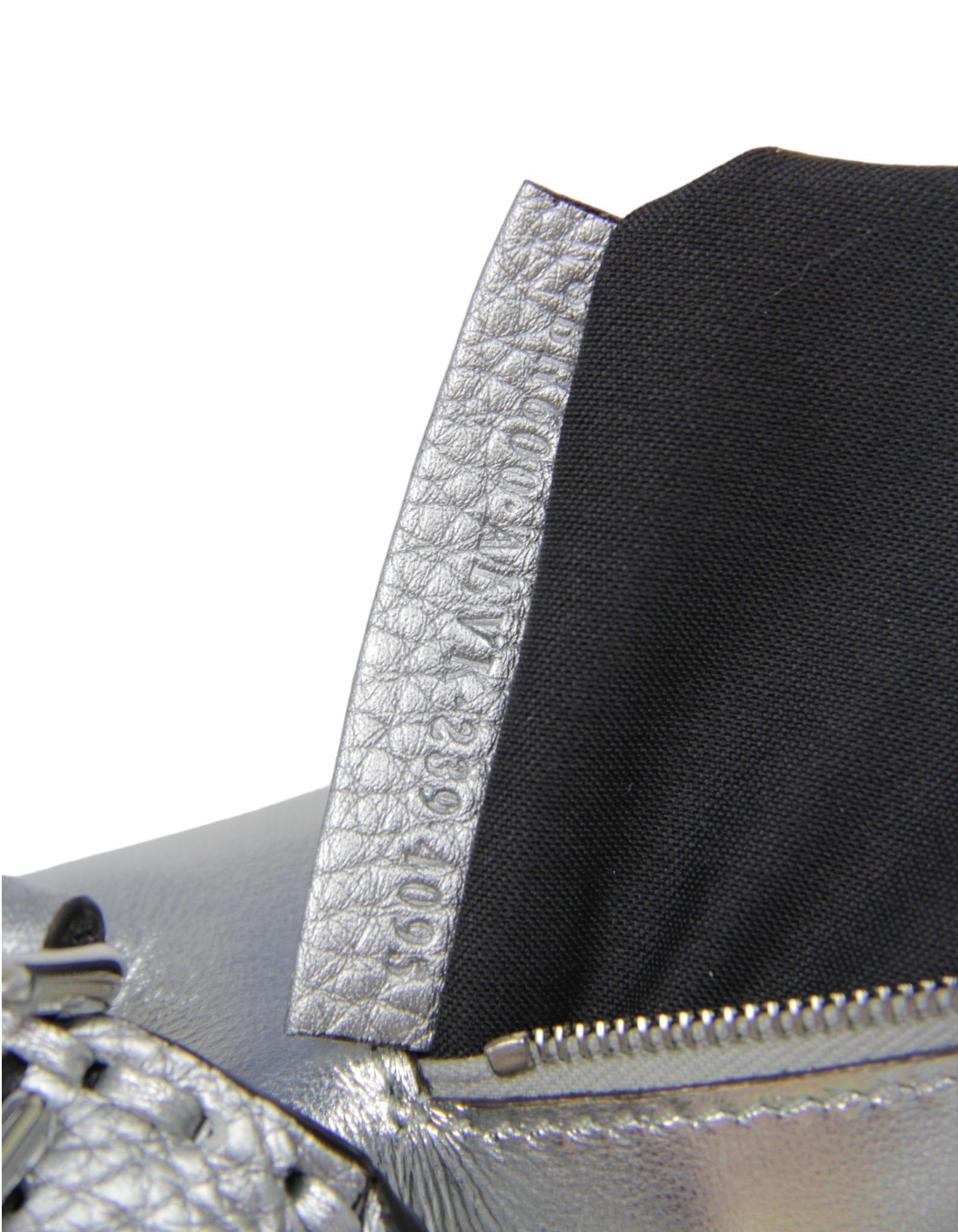 Fendi Silver Selleria sac baguette avec surdimensionnement surdimensionné, 3980 $ 6