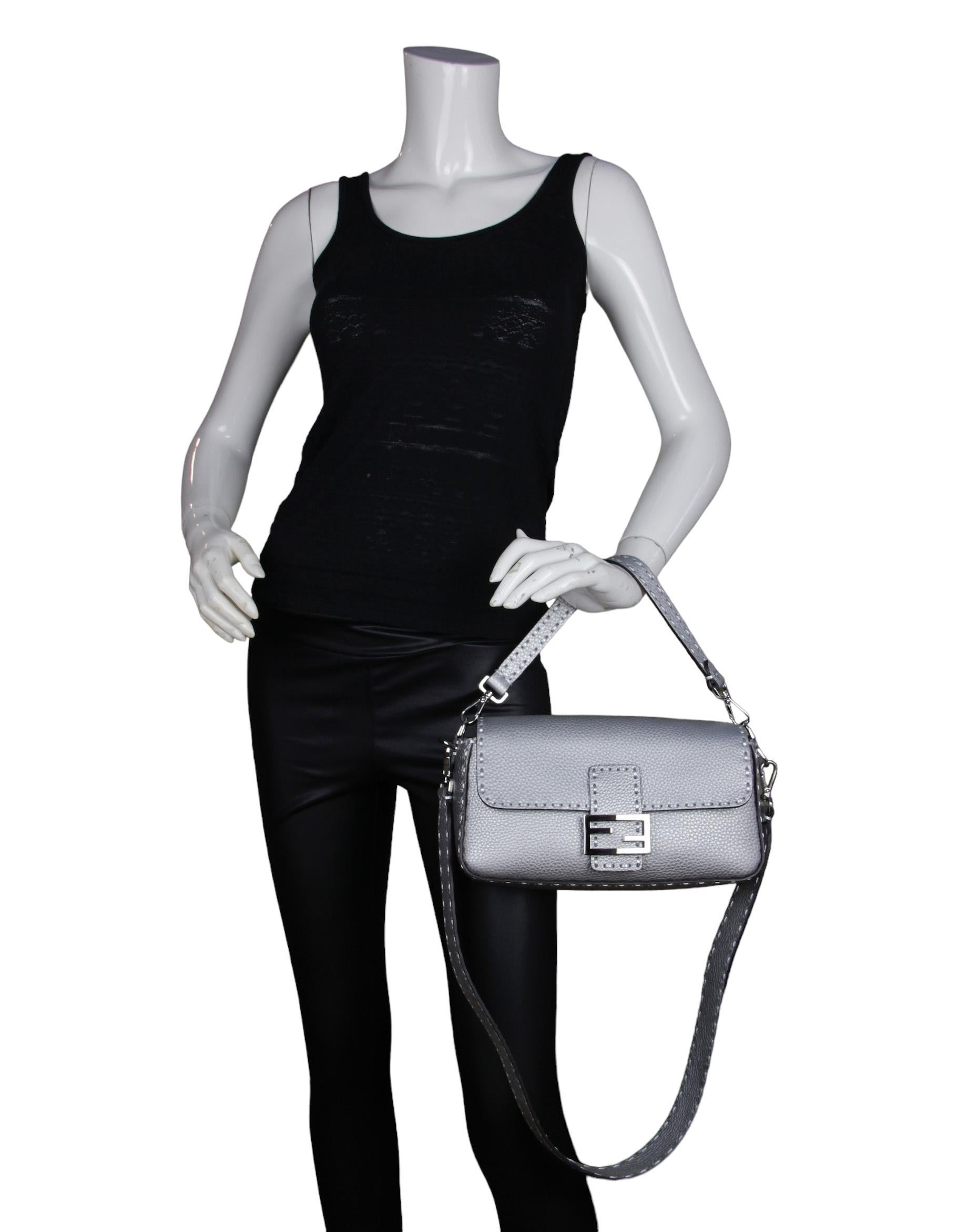 Fendi Silver Selleria sac baguette avec surdimensionnement surdimensionné, 3980 $ Excellent état à New York, NY