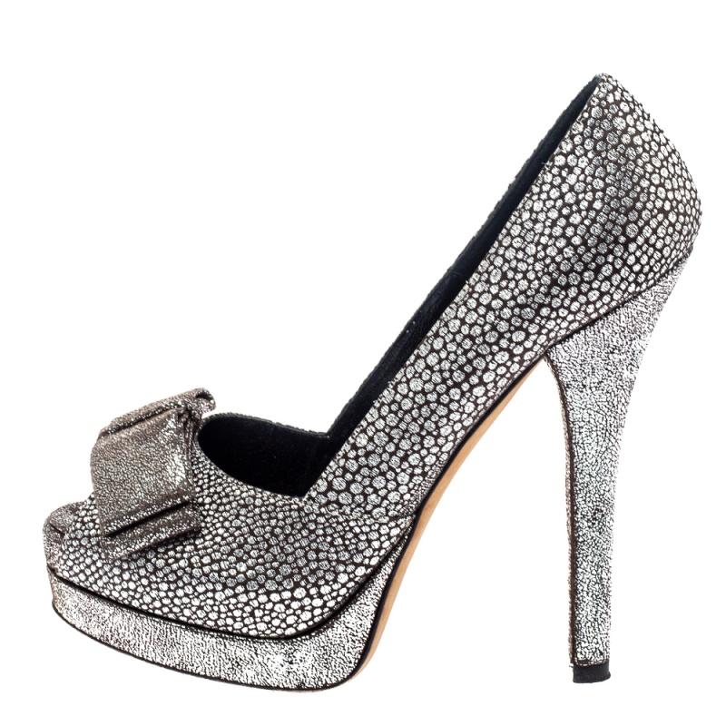 Women's Fendi Silver Textured Fabric Bow Peep Toe Pumps Size 37 For Sale