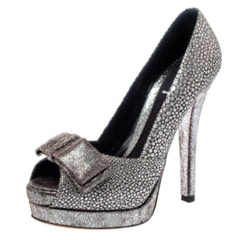 Fendi Silver Textured Fabric Bow Peep Toe Pumps Size 37 For Sale 2