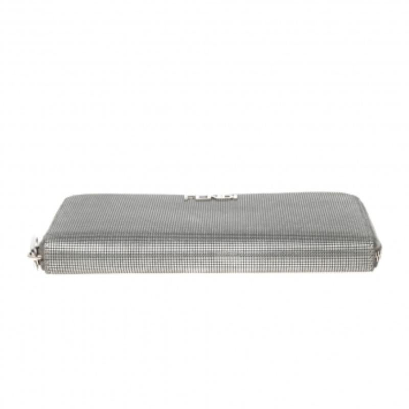 Fendi Silber strukturiertes Leder Zip um Continental Geldbörse im Angebot 2