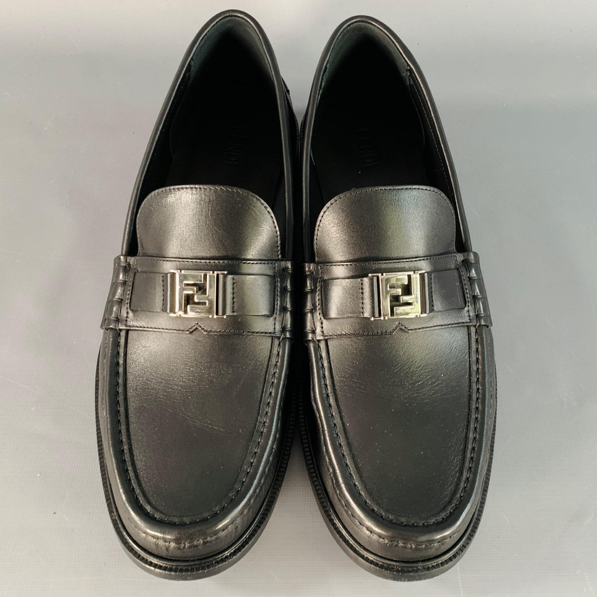 FENDI Größe 13 Schwarz Silber Kalbsleder Monogram Schnalle Slip On Loafers Herren im Angebot