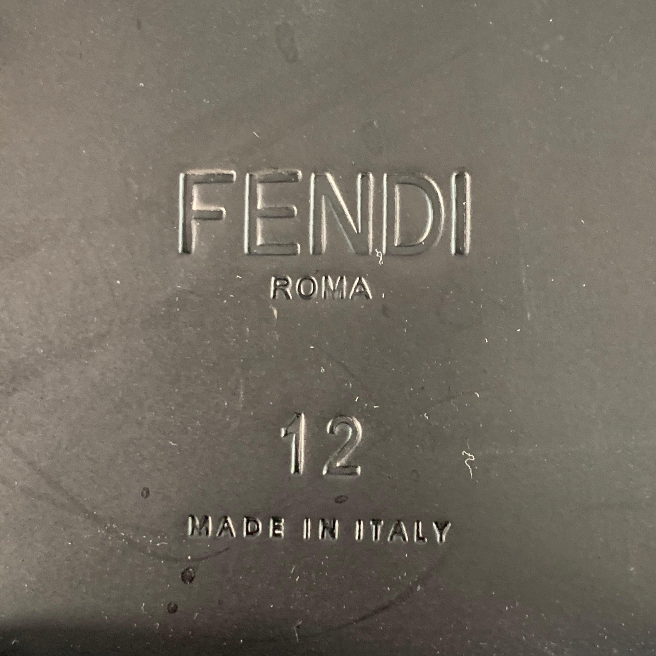 FENDI Größe 13 Schwarz Silber Kalbsleder Monogram Schnalle Slip On Loafers im Angebot 4