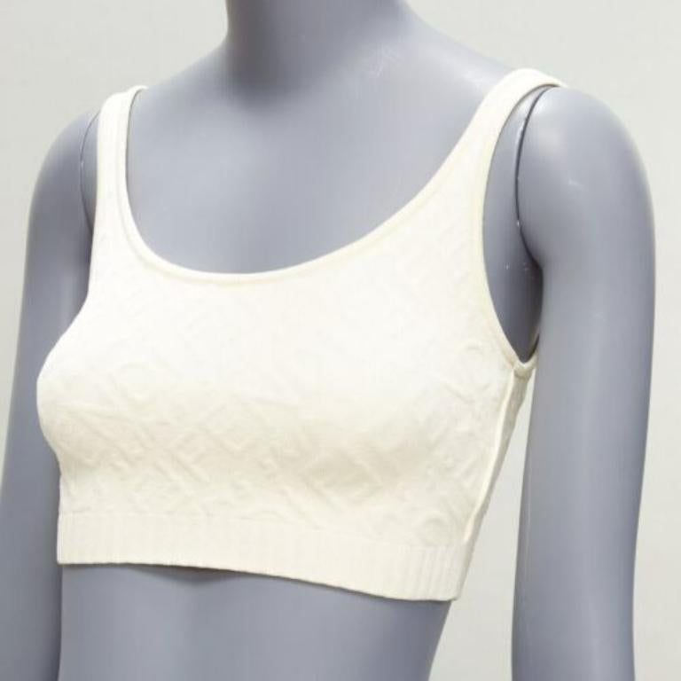 FENDI SKIMS Cremefarbenes Logo-Jacquard-Top mit Rundhalsausschnitt und bralette IT36 XXS
Referenz: LNKO/A02227
Marke: Fendi
Collection'S: Skims
MATERIAL: Viskose, Gemisch
Farbe: Creme
Muster: Monogram
Verschluss: Slip On
Zusätzliche Details: