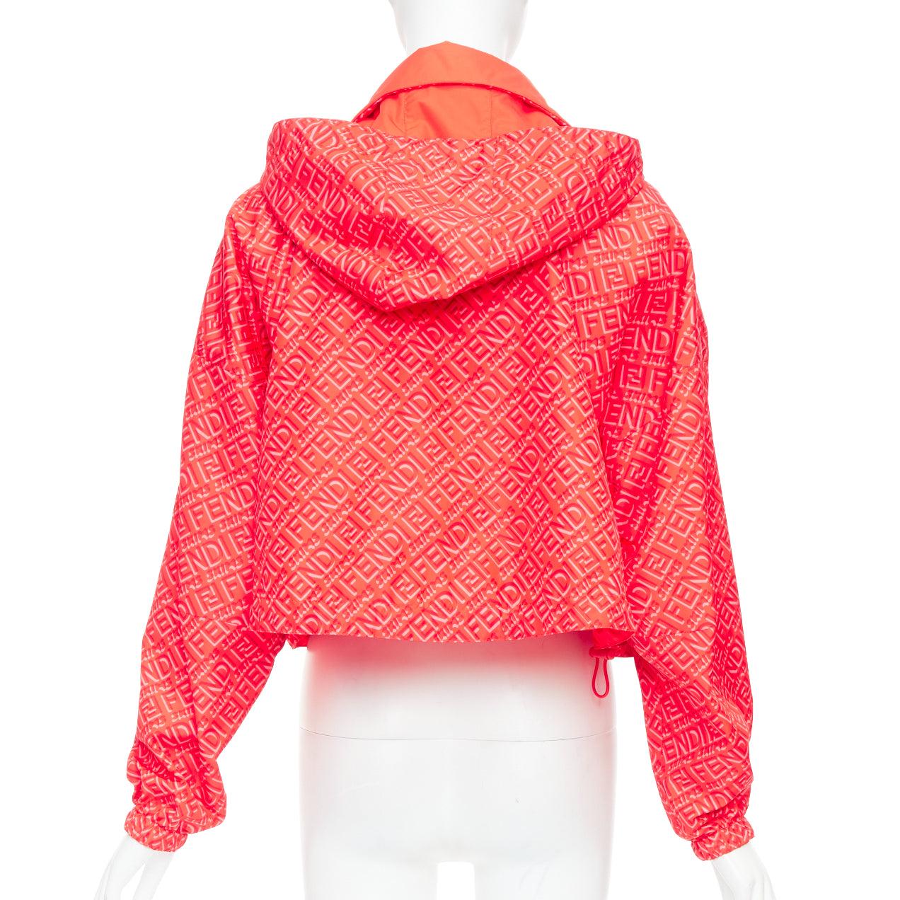 FENDI SKIMS Cropped anorak rouge FF imprimé monogramme en vente 3