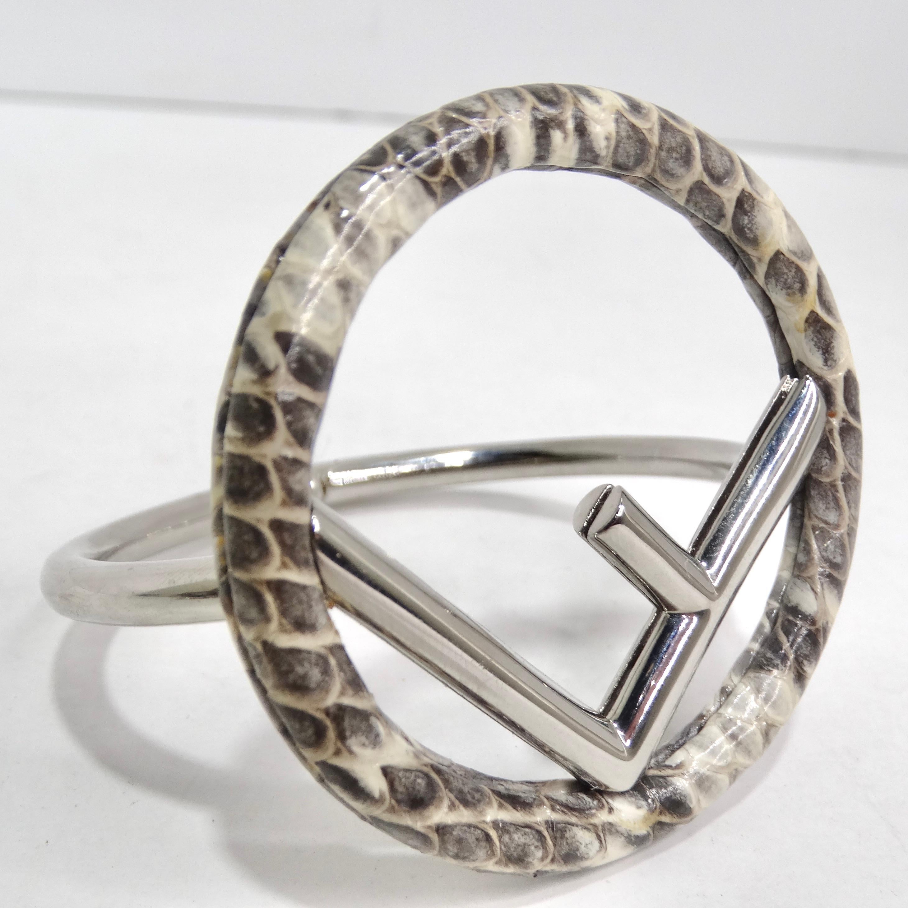 Fendi Silberfarbenes Schlangenhaut-Armband für Damen oder Herren im Angebot