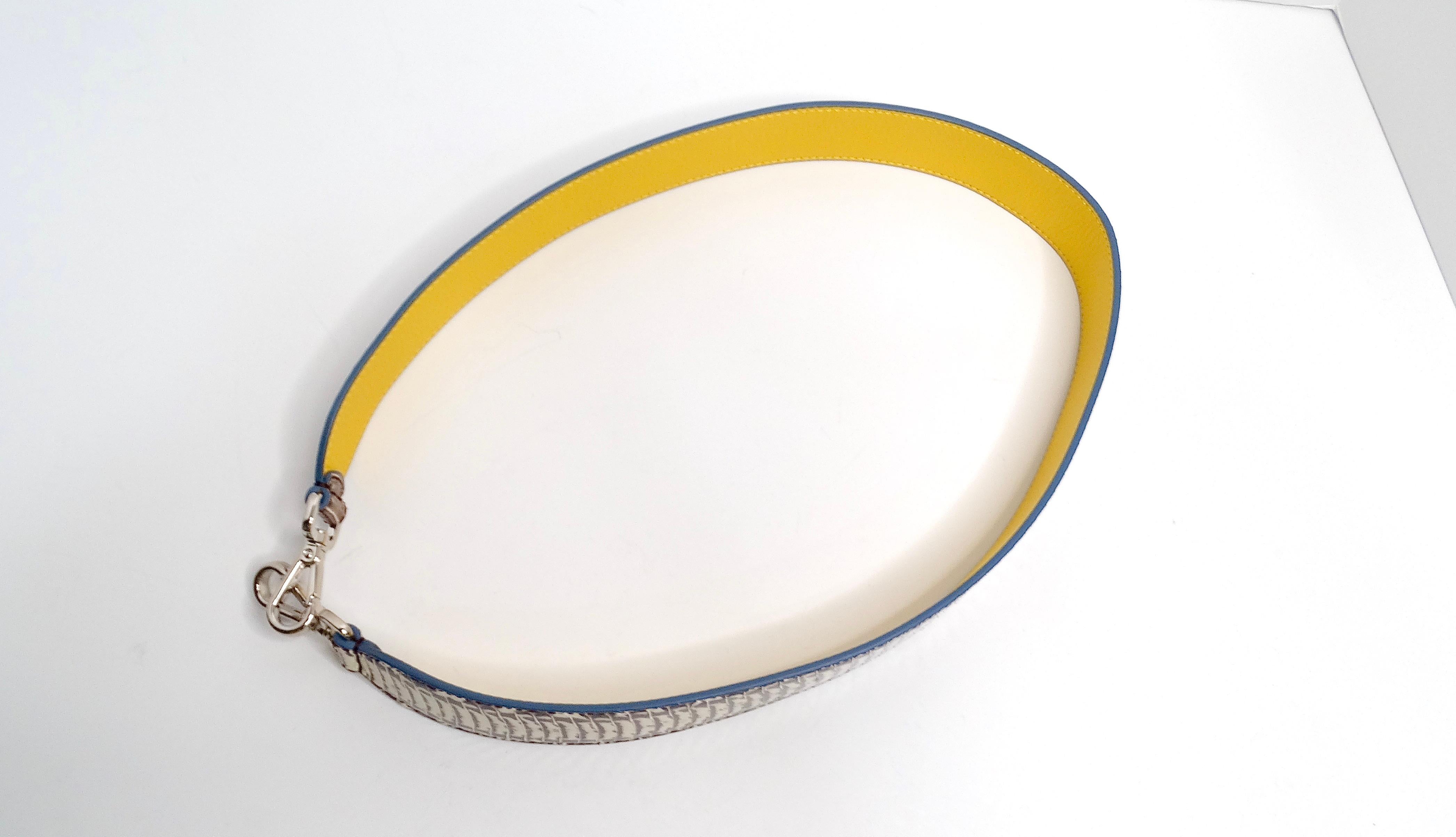 Borsa Fendi con tracolla in pelle di serpente bicolore giallo e blu-grigio in vendita 1