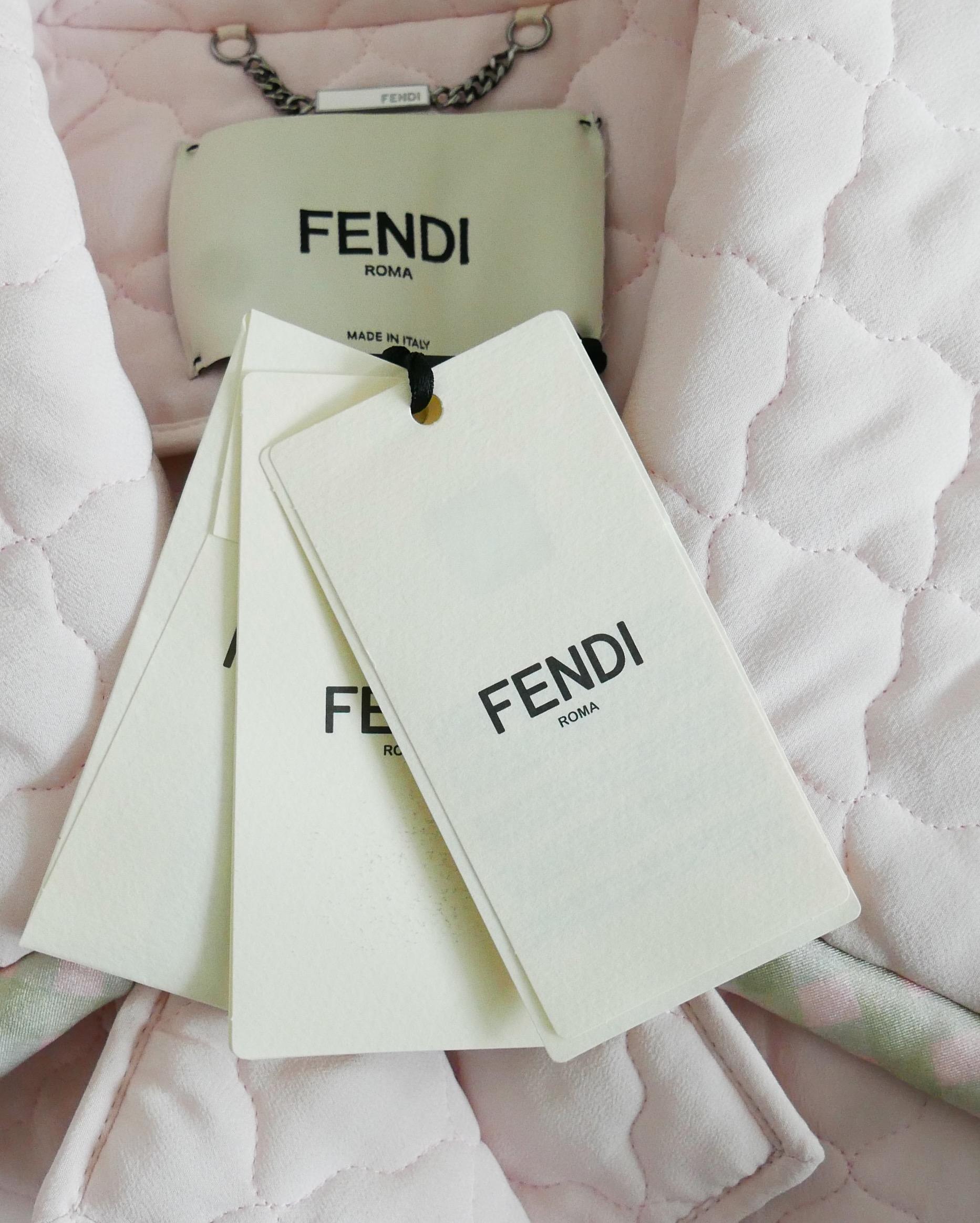 Fendi Spring 2020 Pale Pink Silk Quilted Jacket im Angebot 2