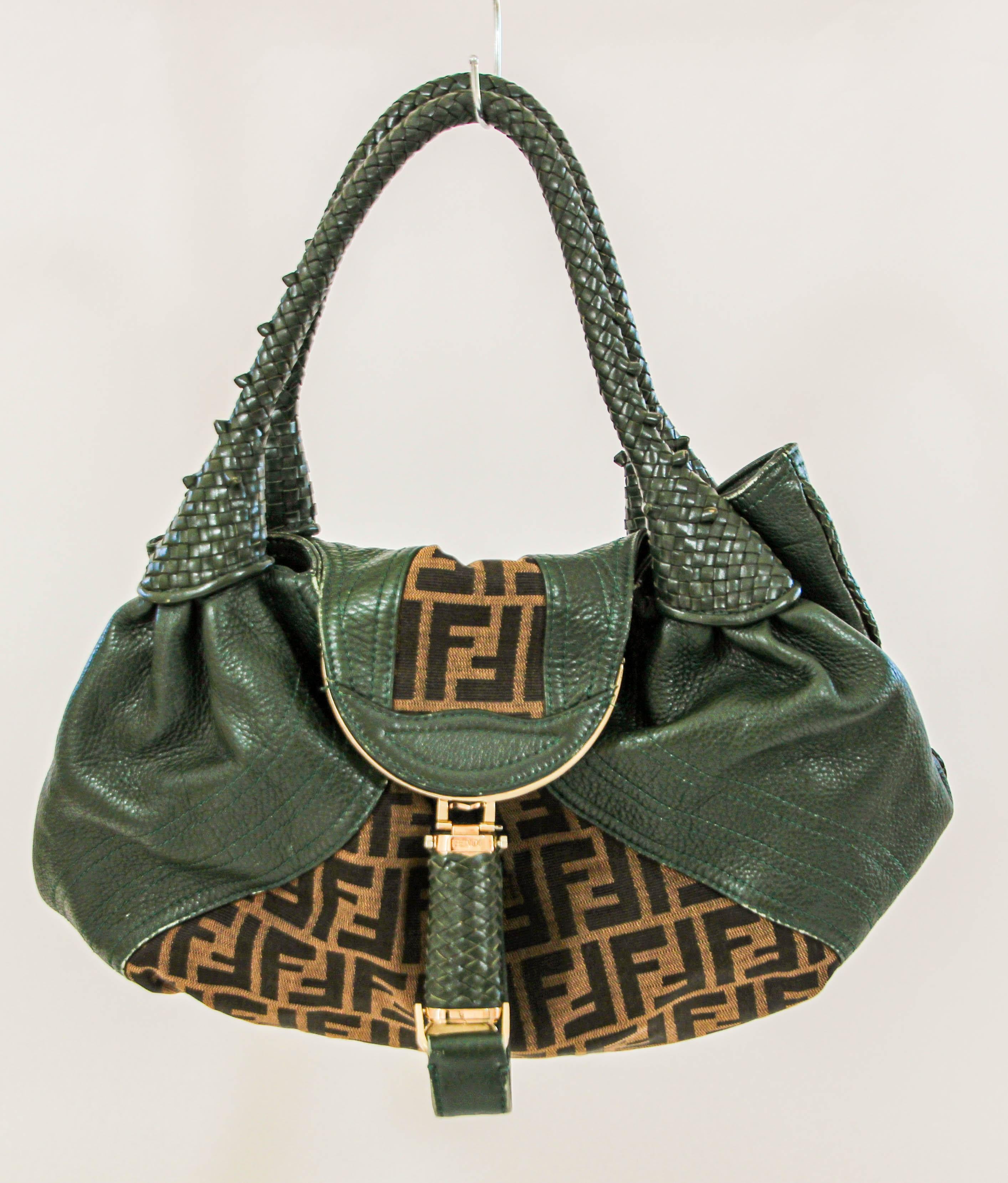 FENDI Spy Bag Green Leather and Brown Zucca Monogram Canvas Large Women Bag For Sale 15