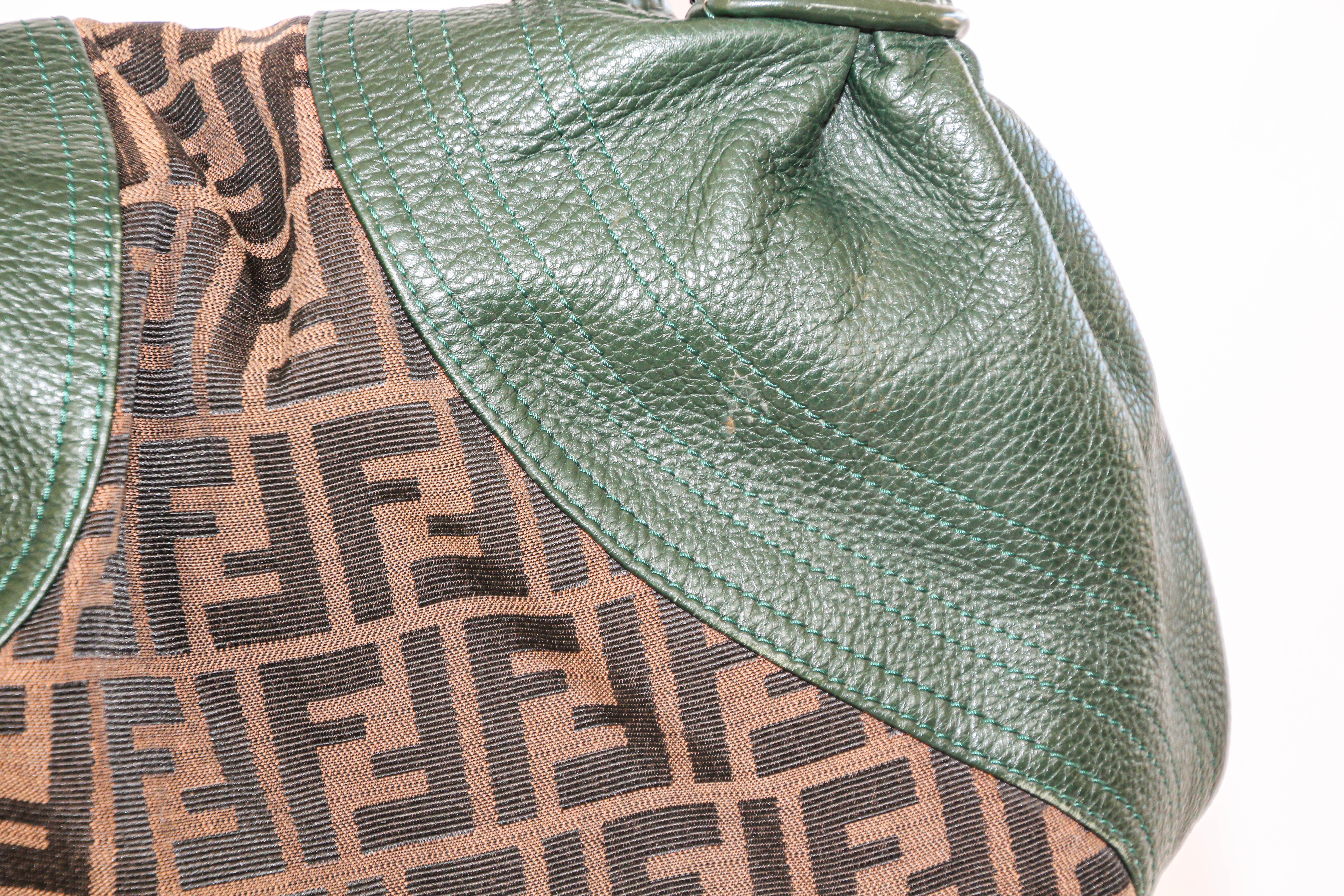 FENDI Spy Bag Green Leather and Brown Zucca Monogram Canvas Large Women Bag For Sale 4