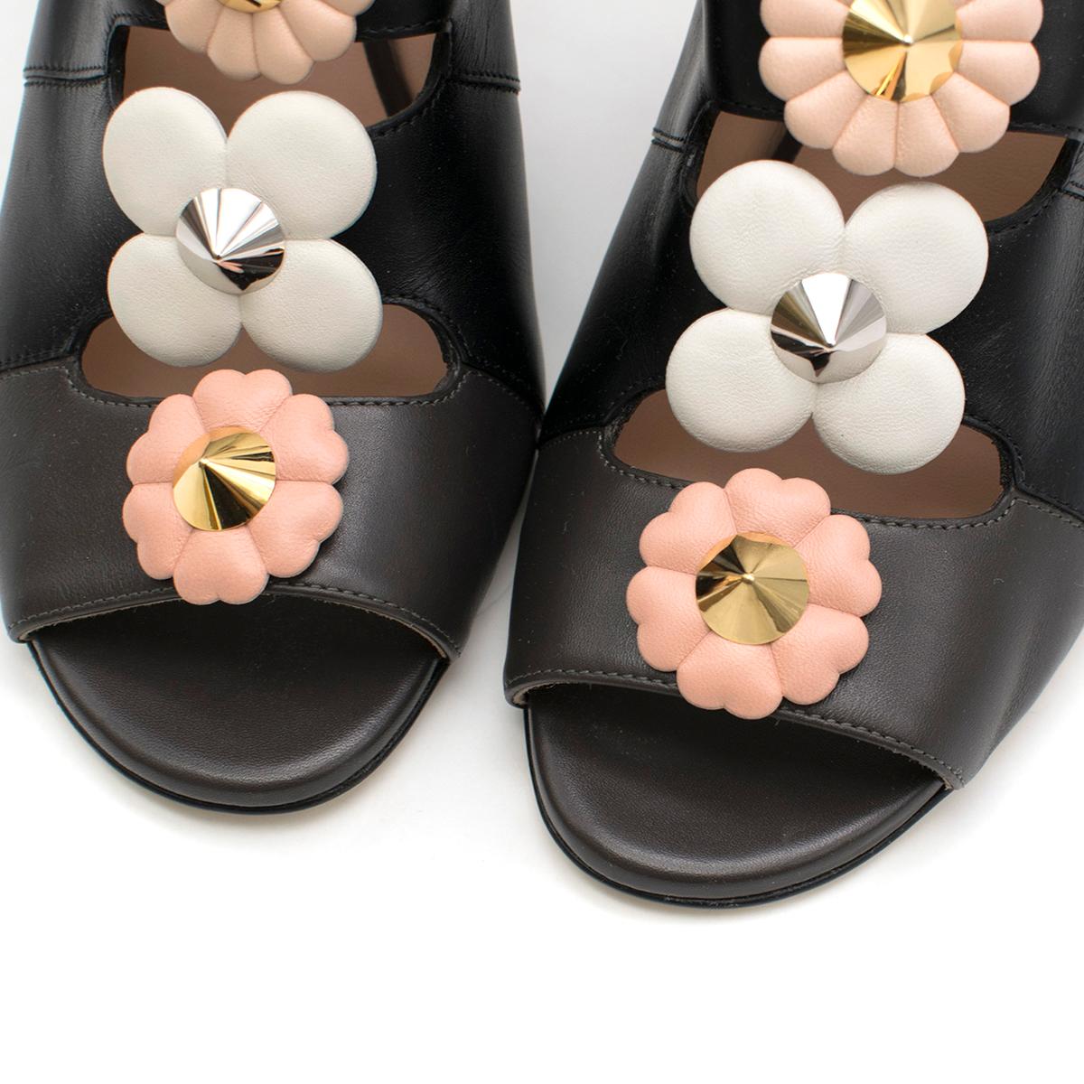 Fendi Studded Floral Applique Leather Mules Size 38 In Excellent Condition In London, GB