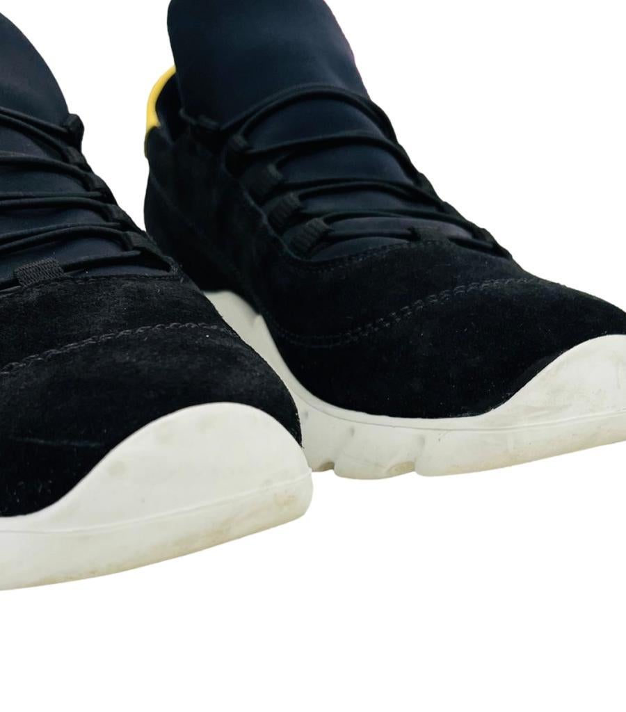 Fendi Wildleder Logo Sneakers im Angebot 1