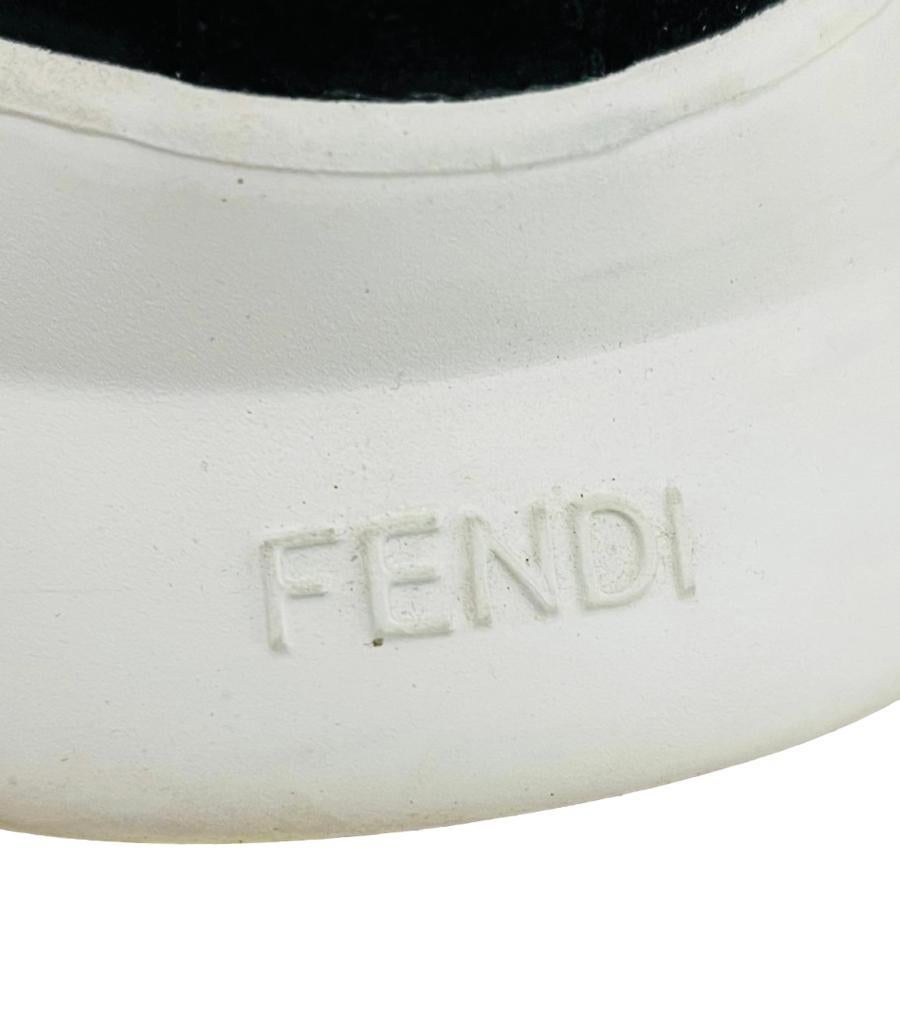 Fendi Wildleder Logo Sneakers im Angebot 2