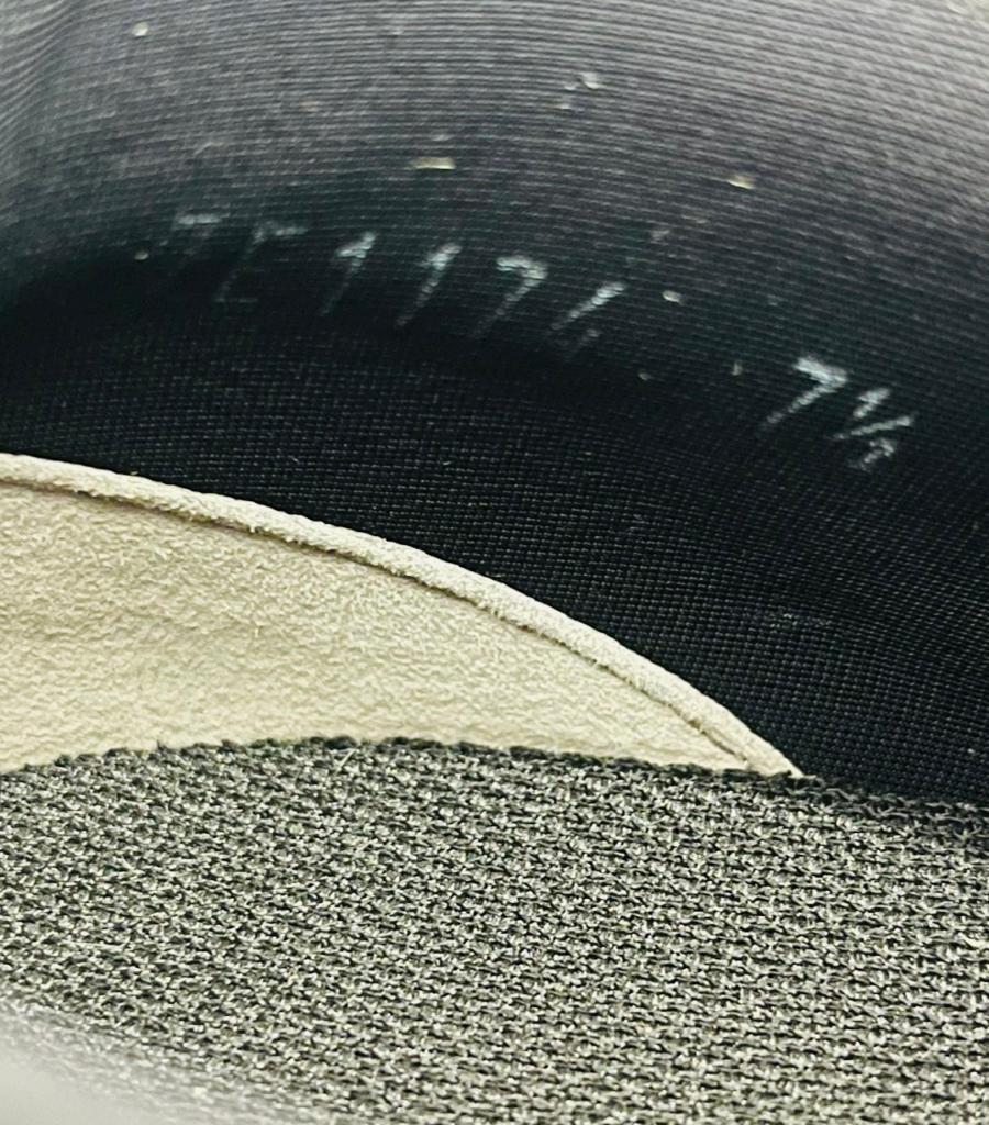 Fendi Wildleder Logo Sneakers im Angebot 4