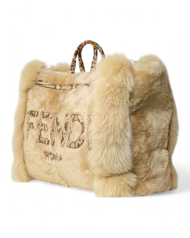 Fendi Sunshine Maxi Large Fur Beige In New Condition For Sale In Torre Del Greco, IT