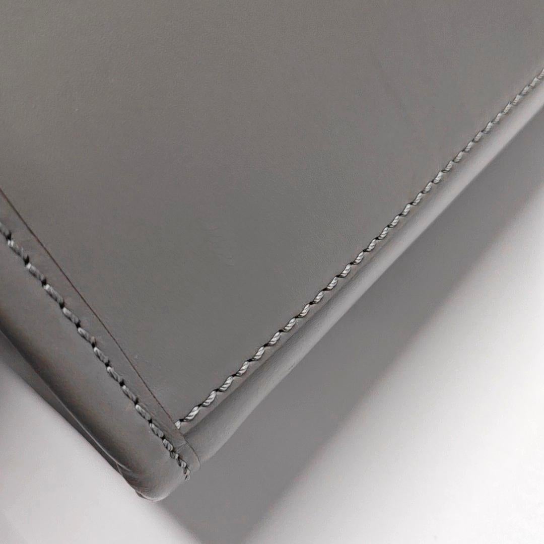 Fendi Sunshine Tote Medium Greyish Blue Top Handle Bag with Strap en vente 5