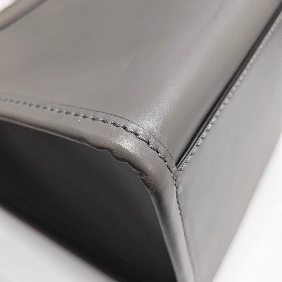 Fendi Sunshine Tote Medium Greyish Blue Top Handle Bag with Strap en vente 8