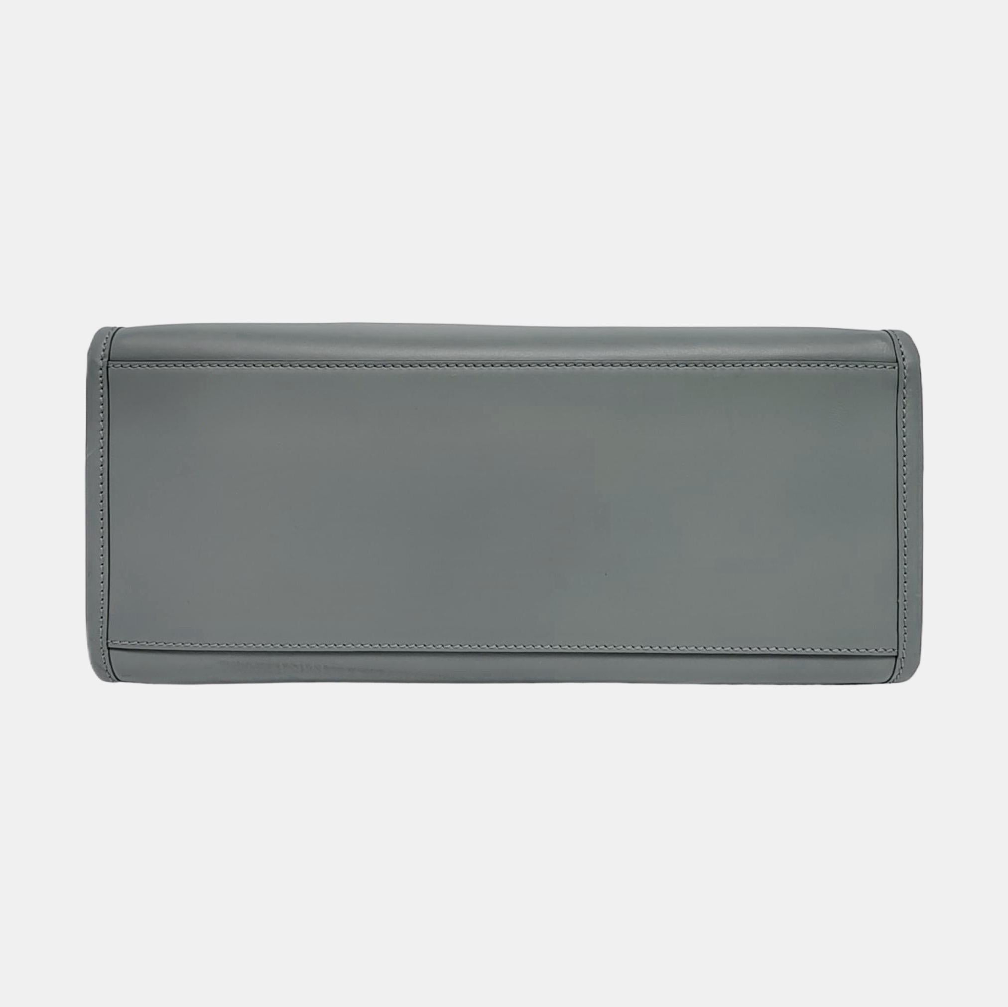 Fendi Sunshine Tote Medium Greyish Blue Top Handle Bag with Strap Bon état - En vente à AUBERVILLIERS, FR