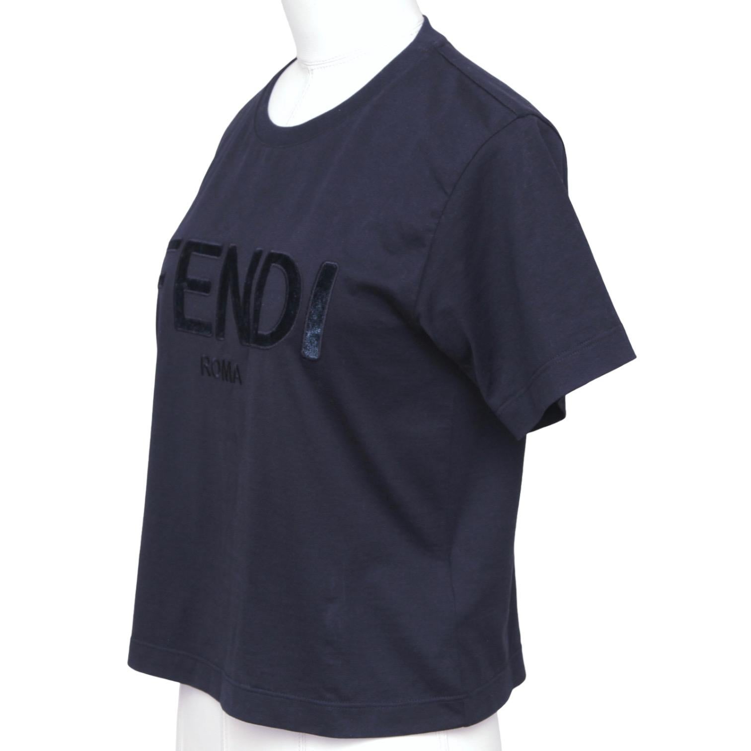 FENDI T-Shirt Top Logo Cropped Marineblau Samt Crew Neck Short Sleeve Gr. XS im Zustand „Gut“ im Angebot in Hollywood, FL