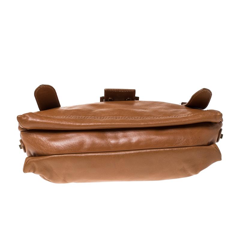 tan leather shoulder bag